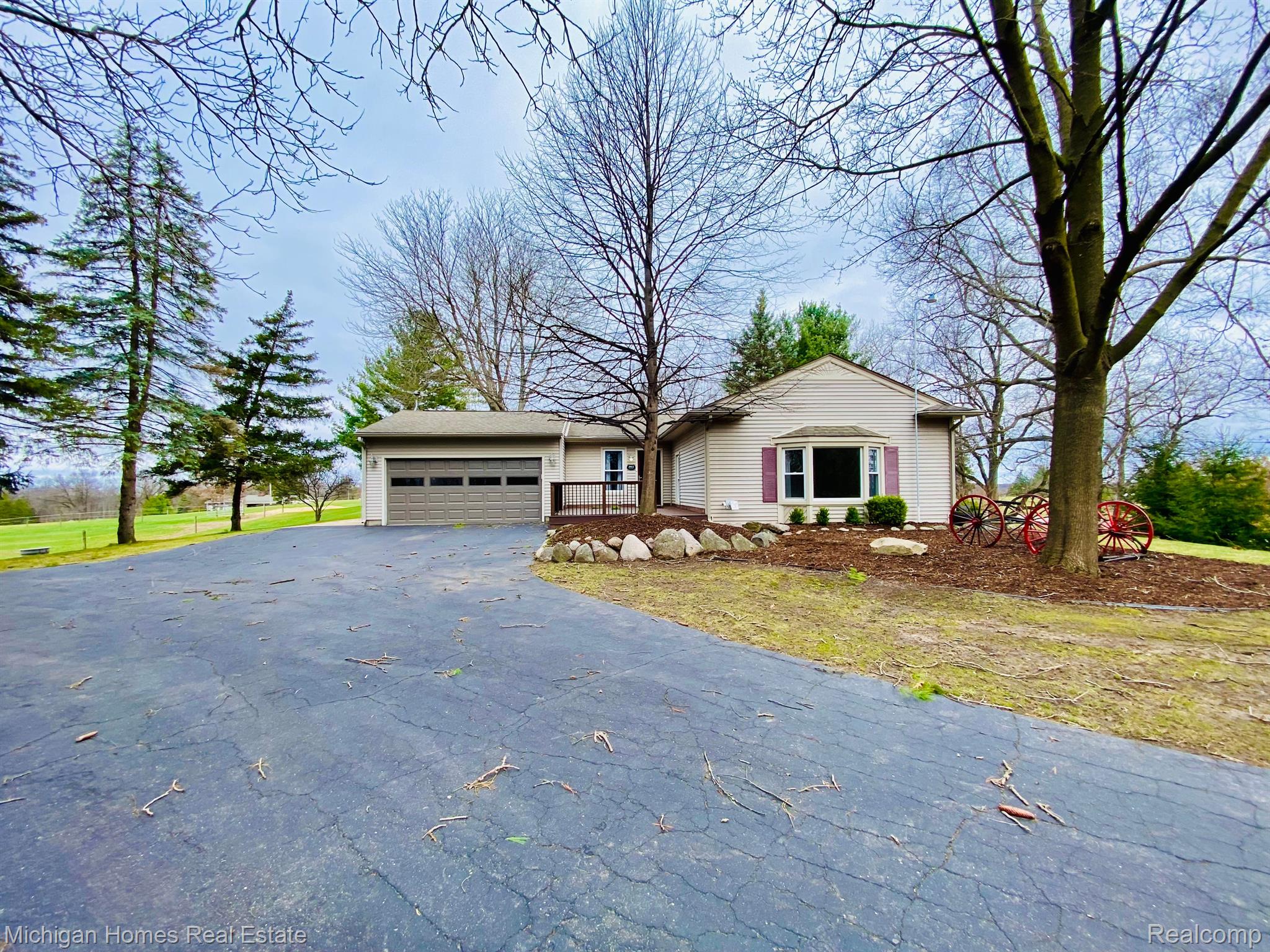 3915 N LATSON Road