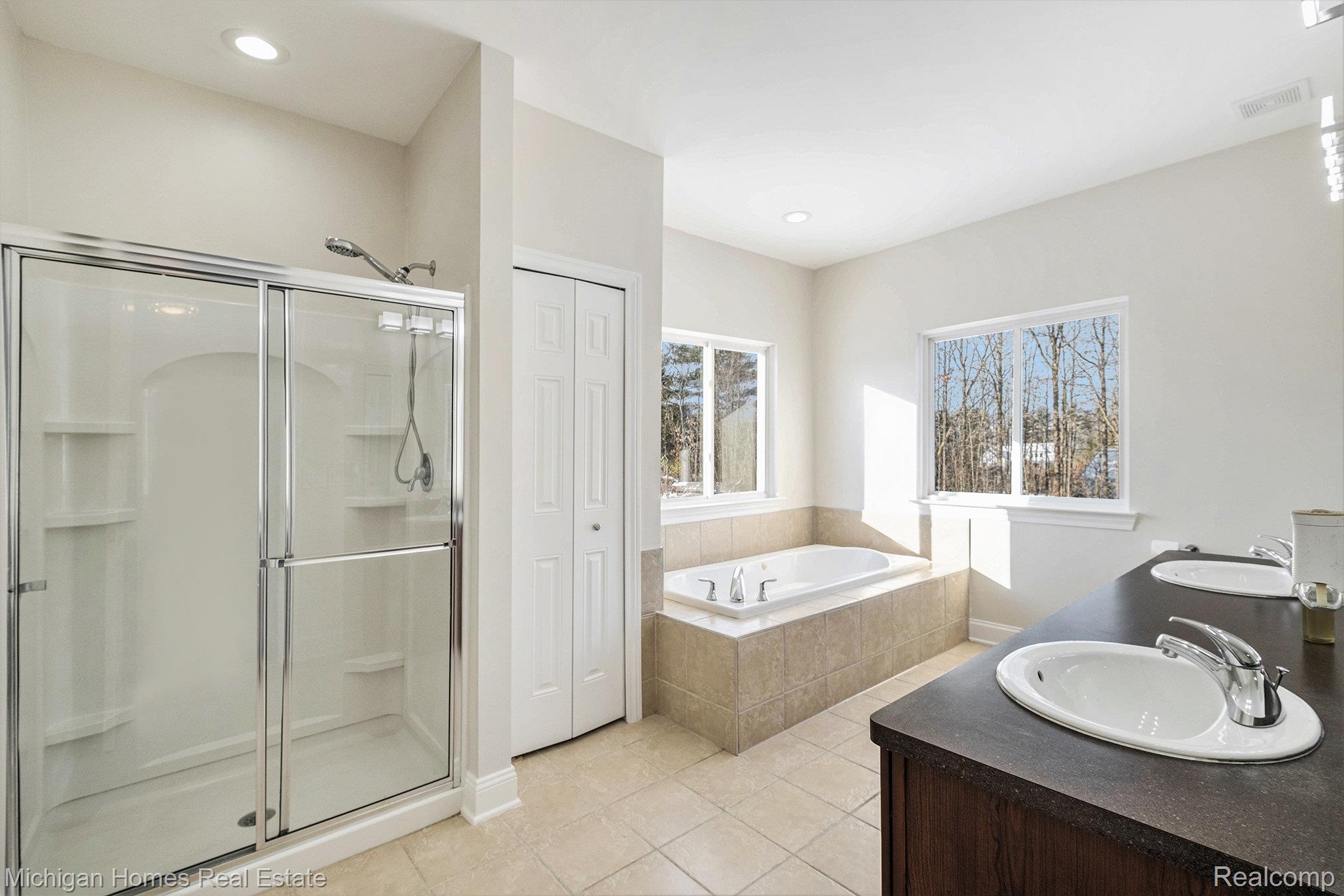 8096 Peninsula Circle