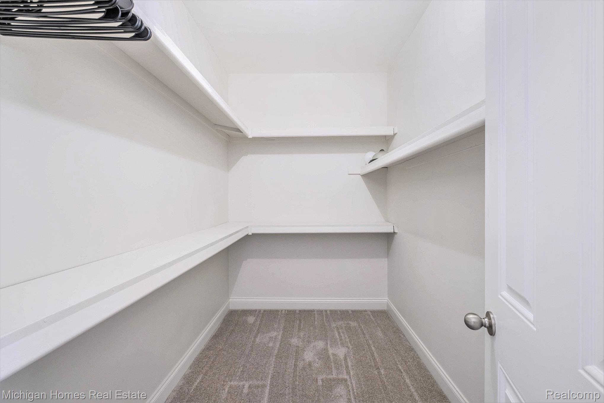 8096 Peninsula Circle