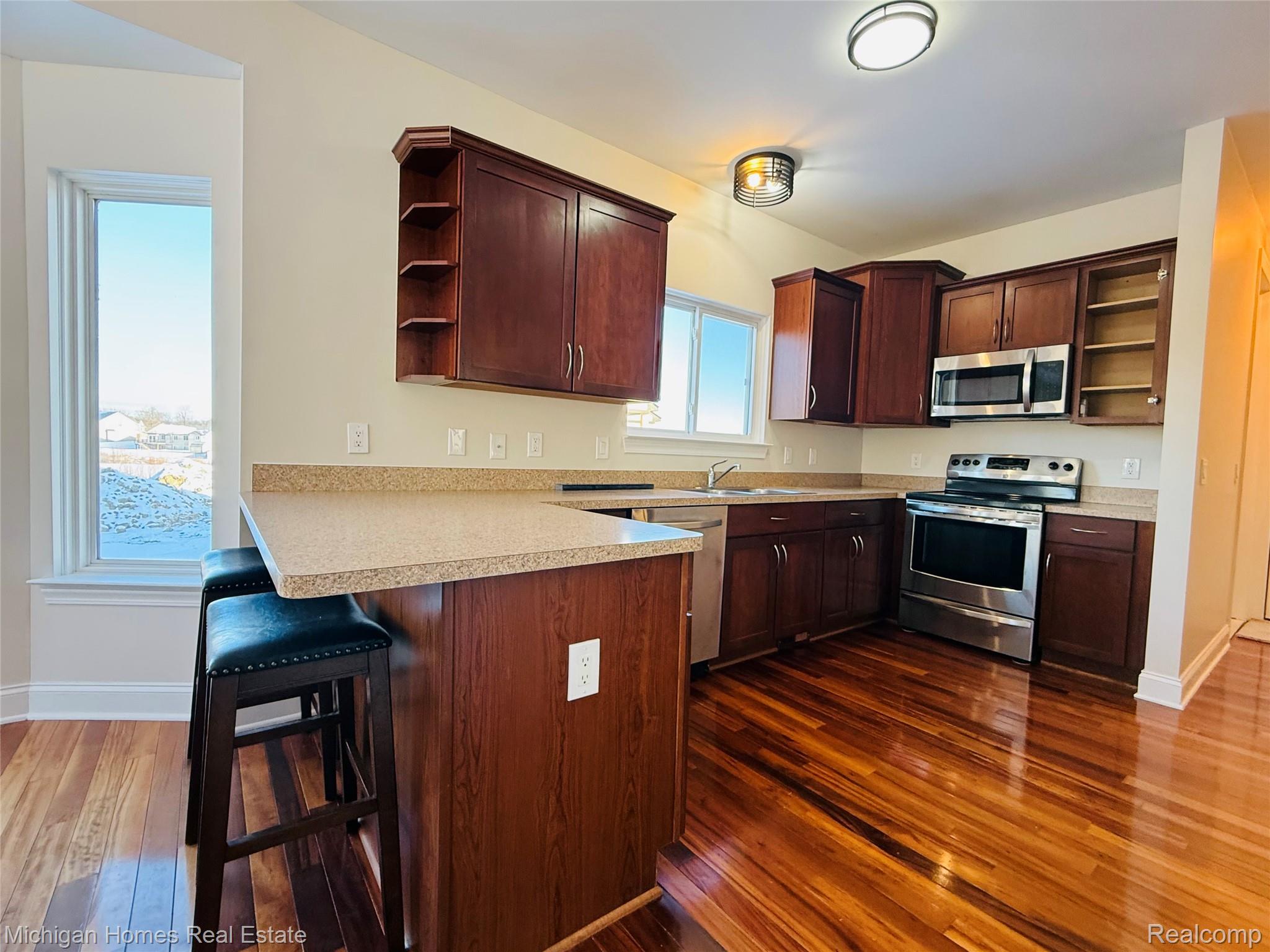 8096 Peninsula Circle