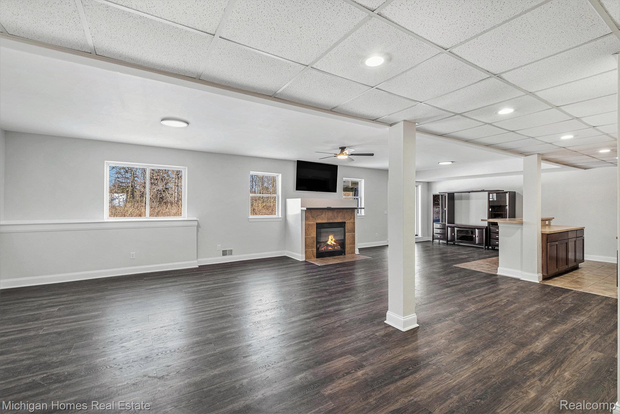 8096 Peninsula Circle