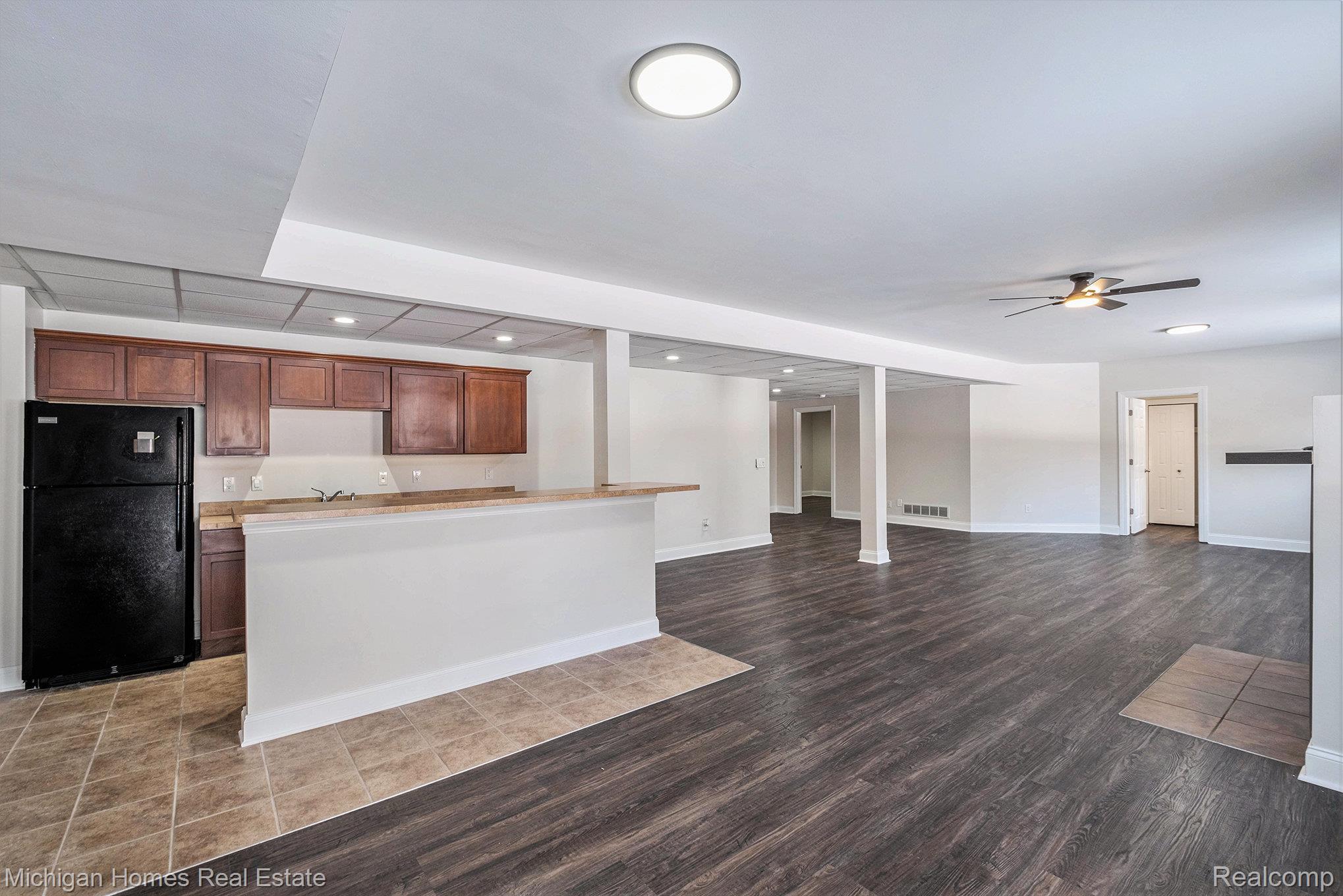 8096 Peninsula Circle