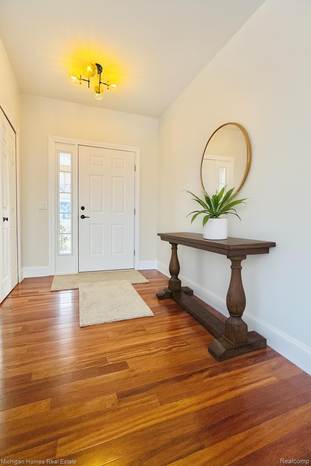 8096 Peninsula Circle