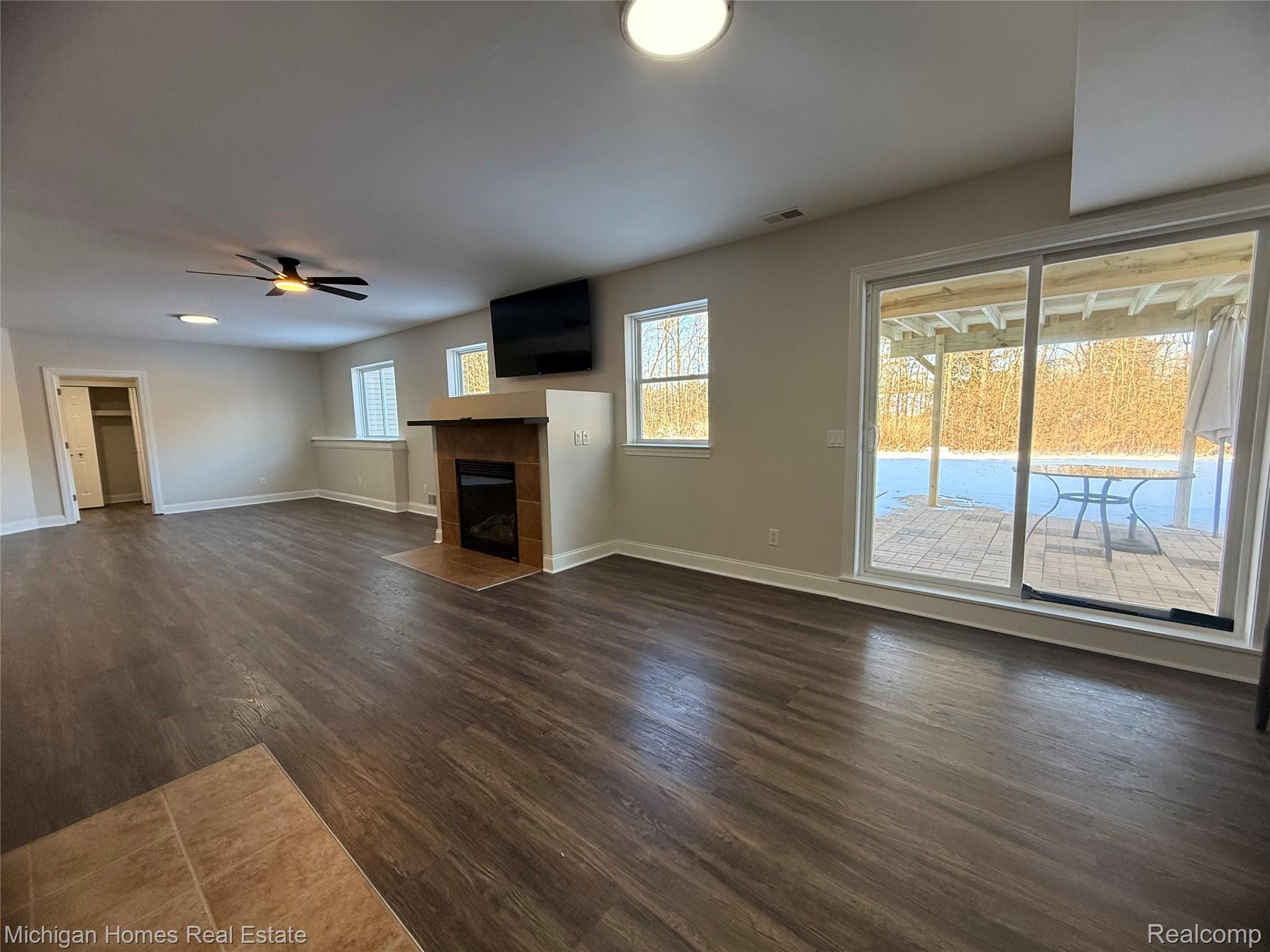 8096 Peninsula Circle