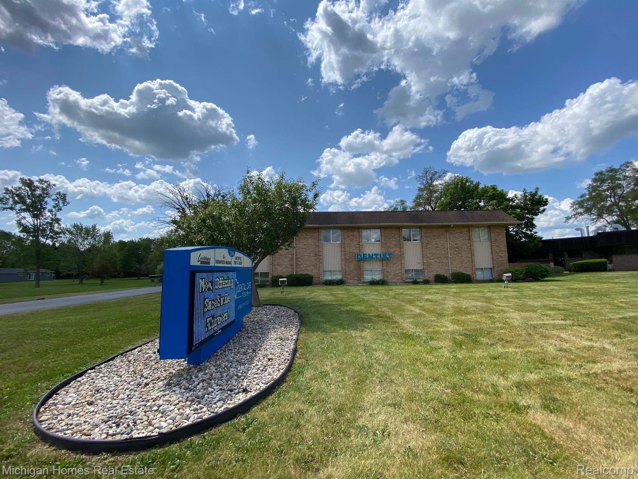 2290 E HILL Road 103