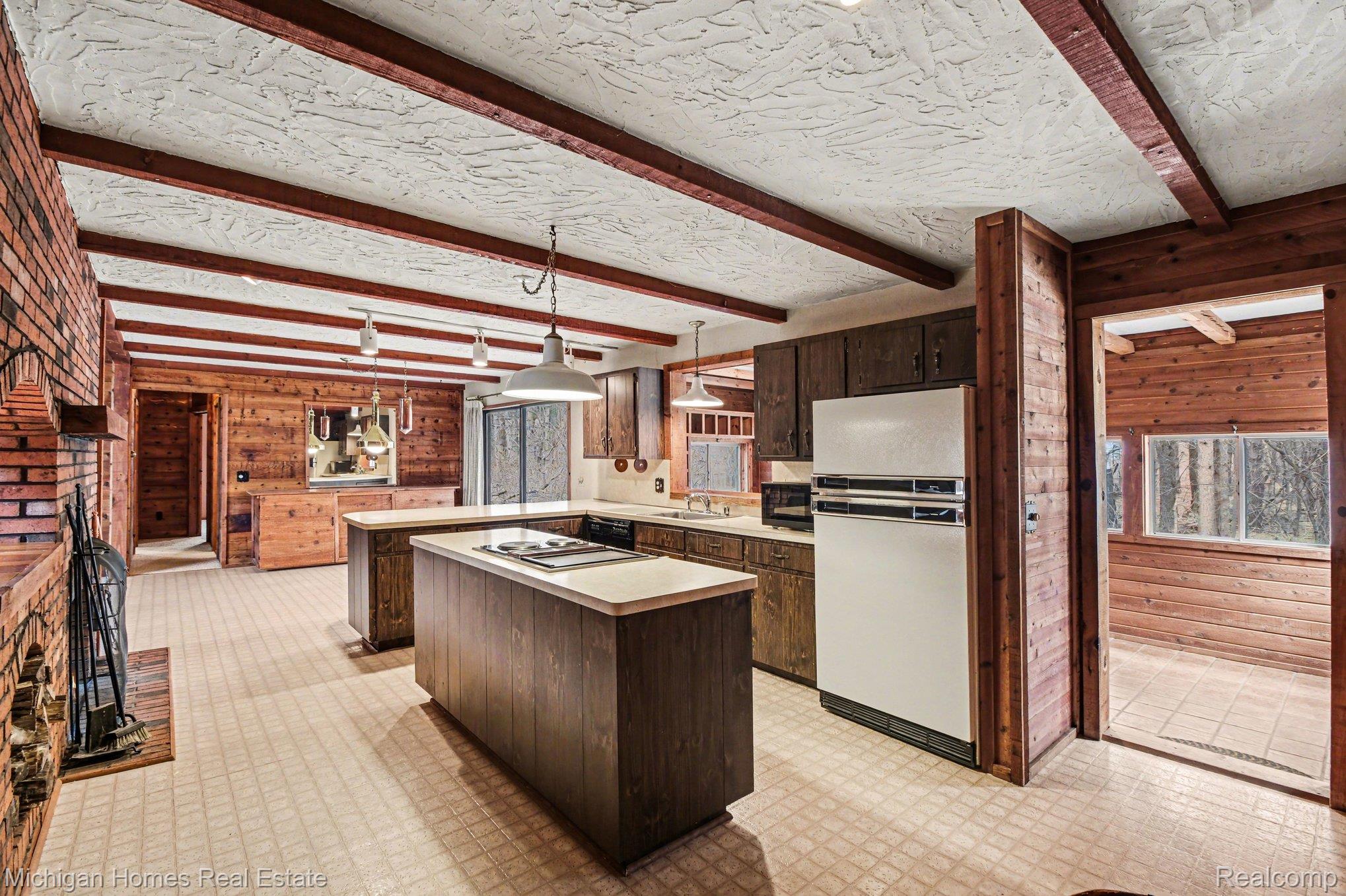 885 Rustic Village Lane