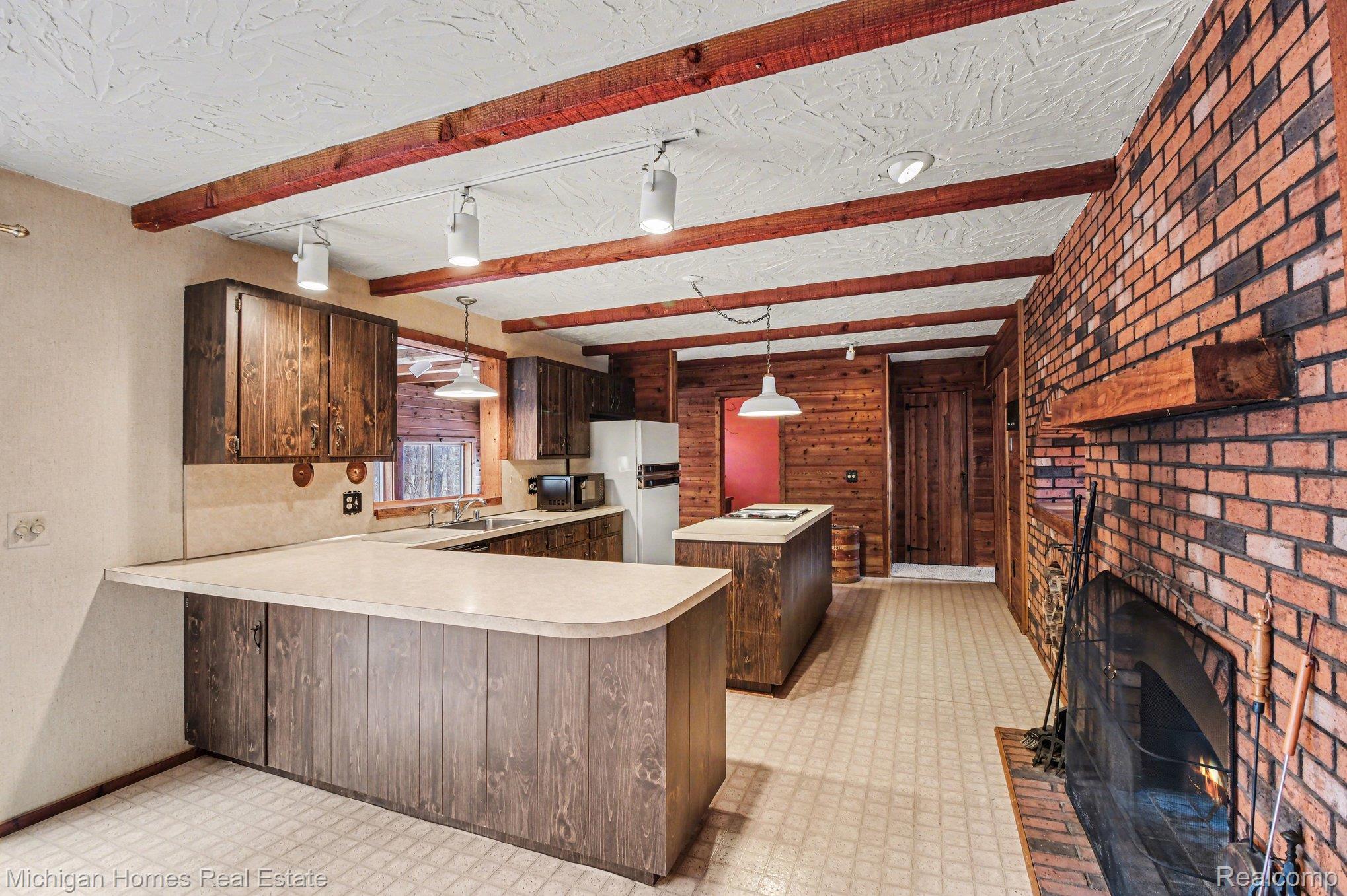 885 Rustic Village Lane