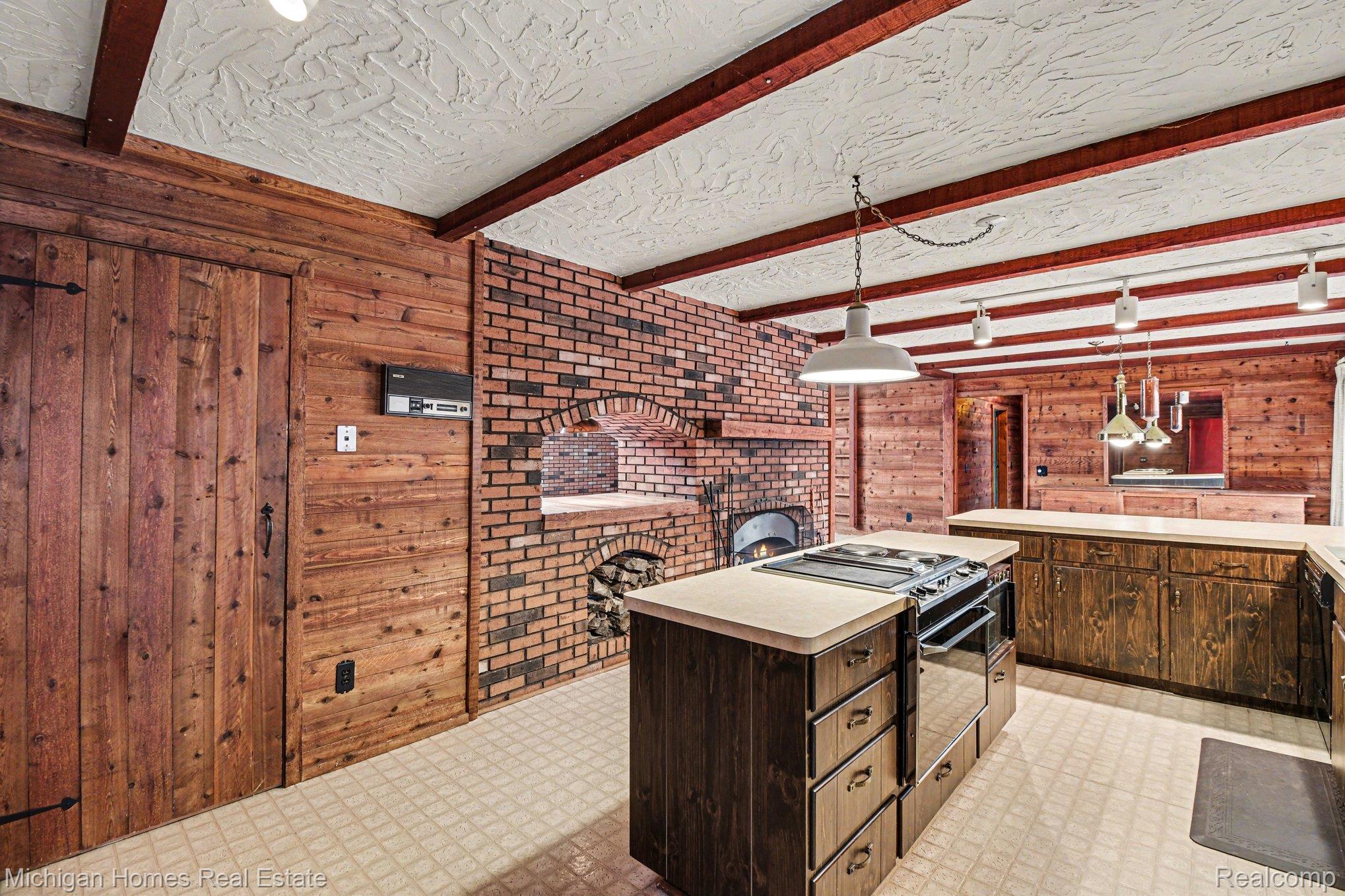 885 Rustic Village Lane