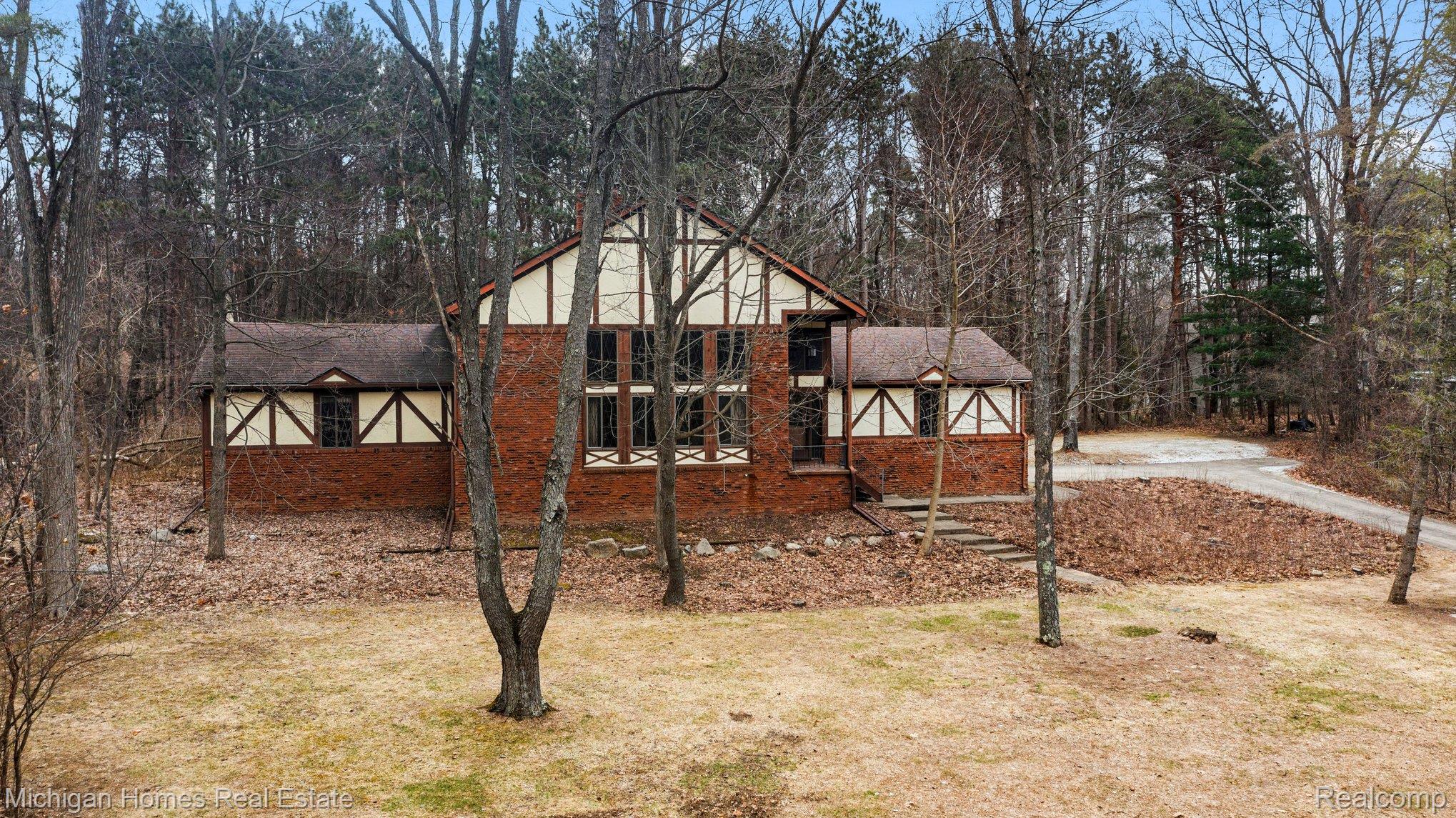 885 Rustic Village Lane