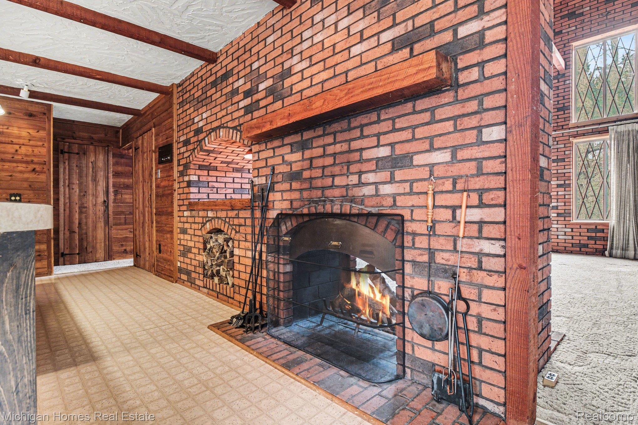 885 Rustic Village Lane