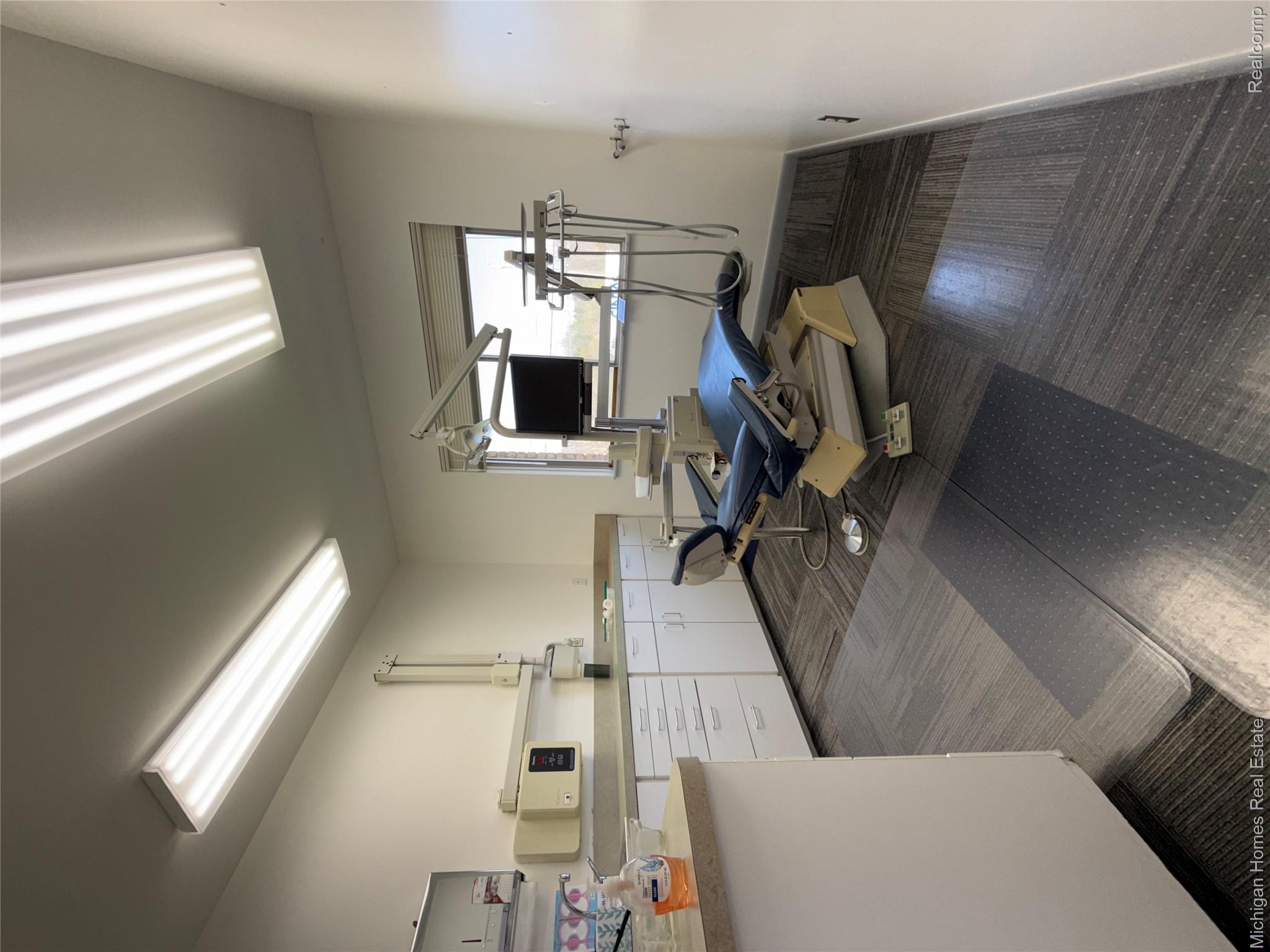 2290 E HILL Road Unit: 201 A