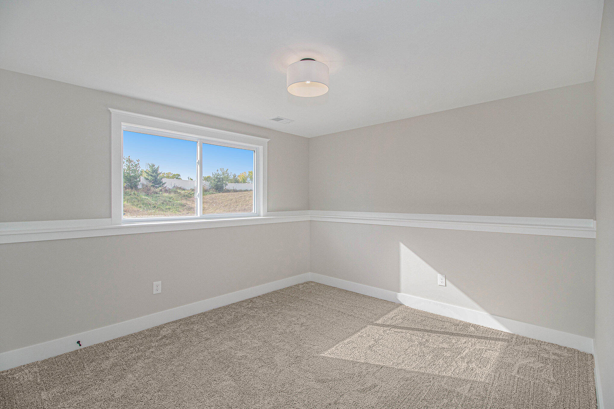 604 Sun Vale Lane, 2