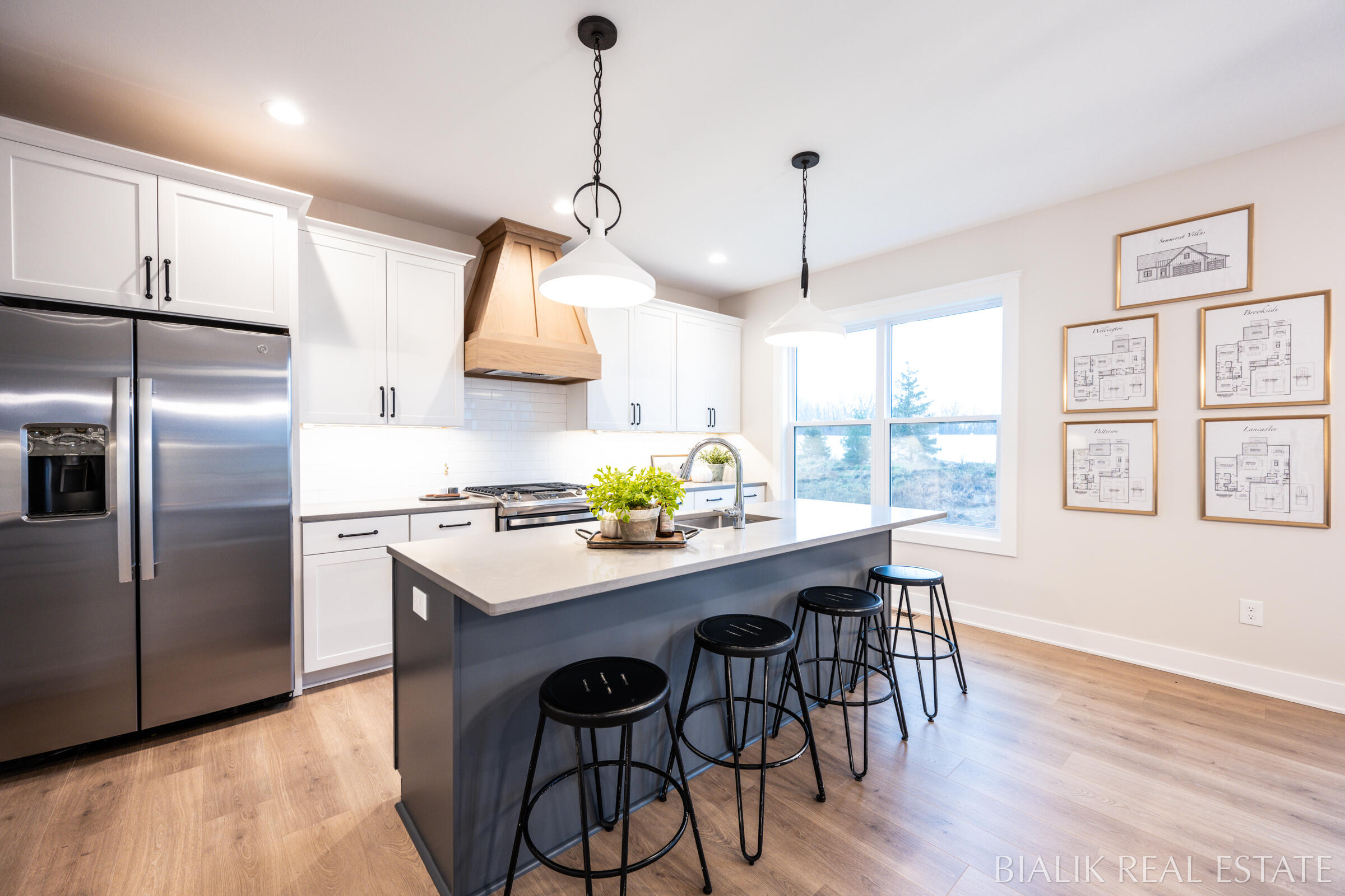 604 Sun Vale Lane, 2