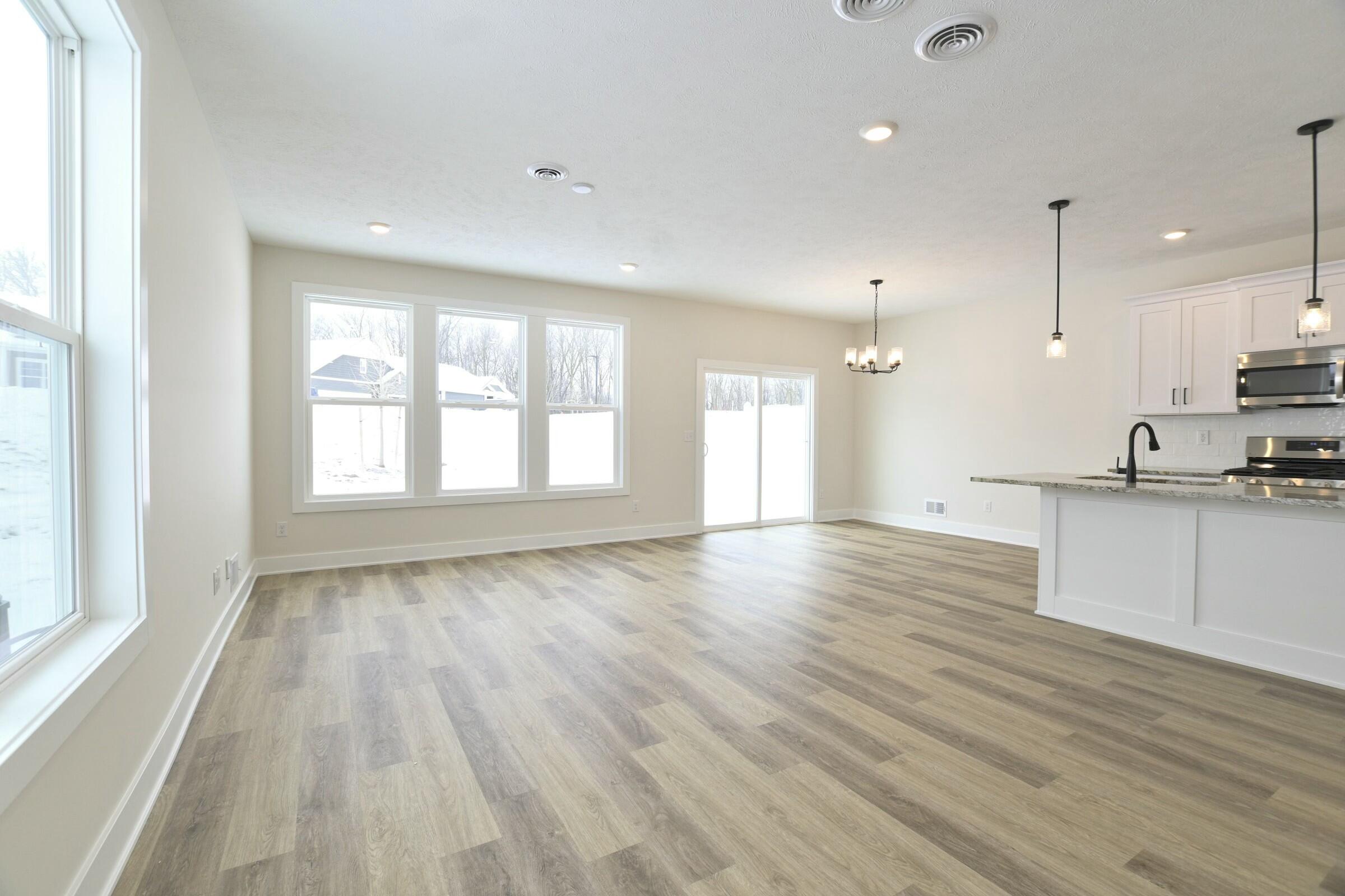 2815 W Highgate Street, 38