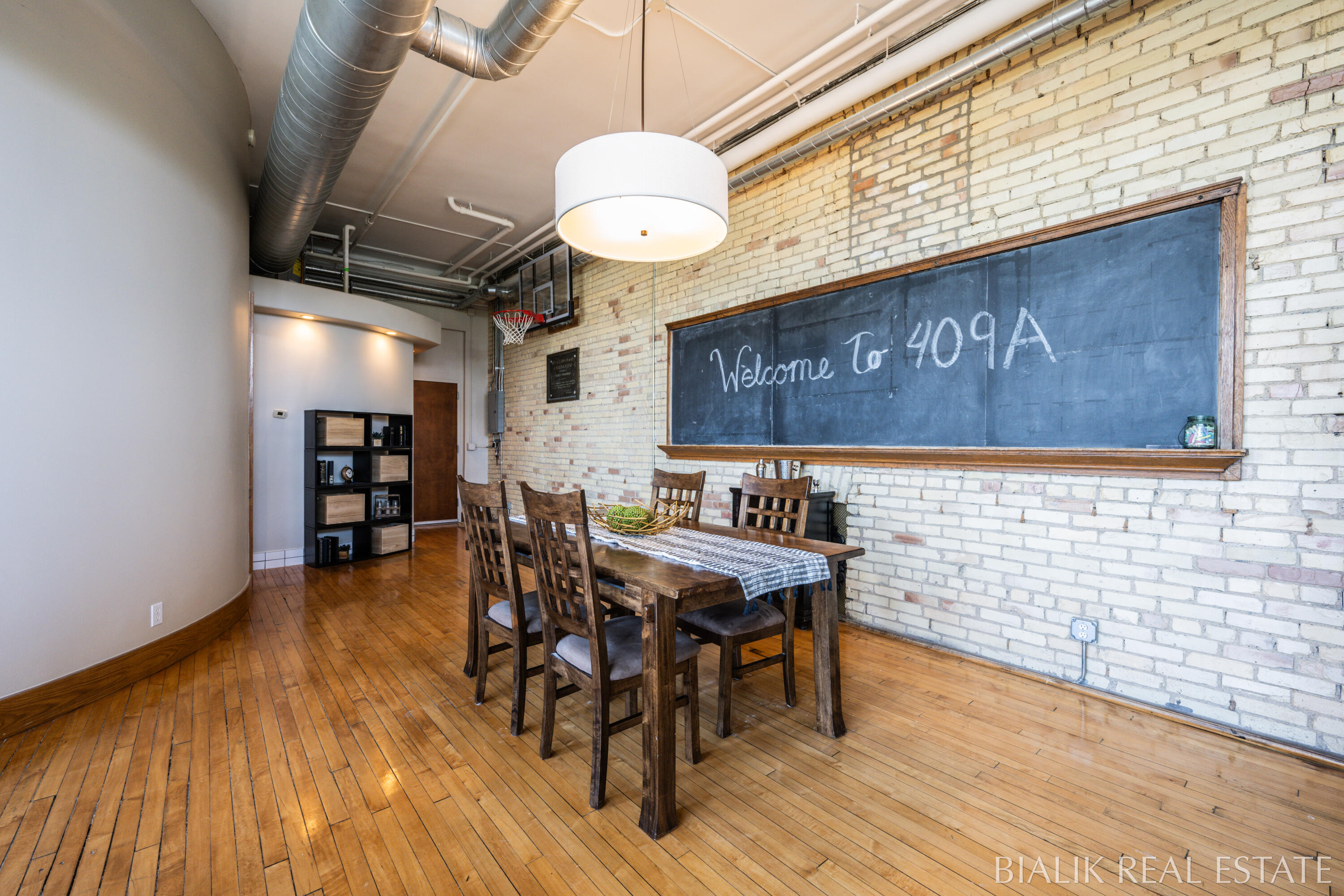600 Broadway Avenue NW, 409A