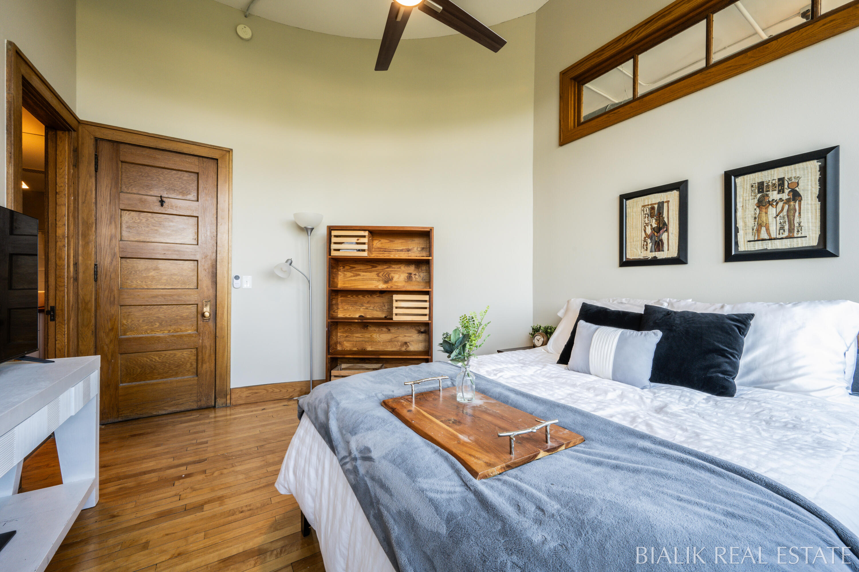 600 Broadway Avenue NW, 409A