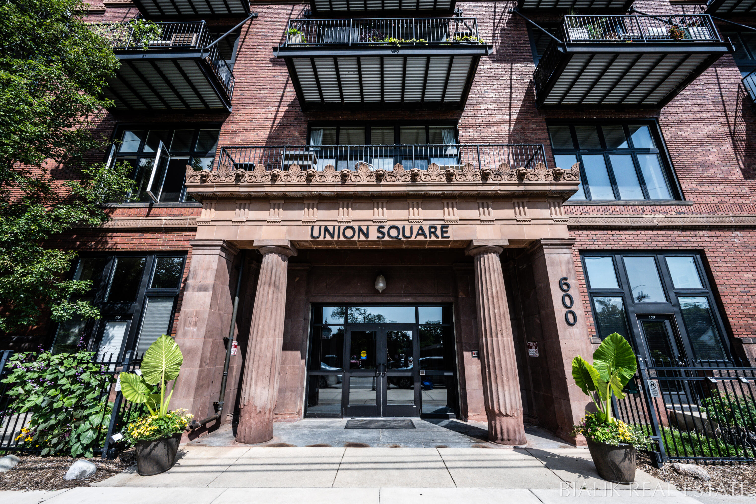 600 Broadway Avenue NW, 409A