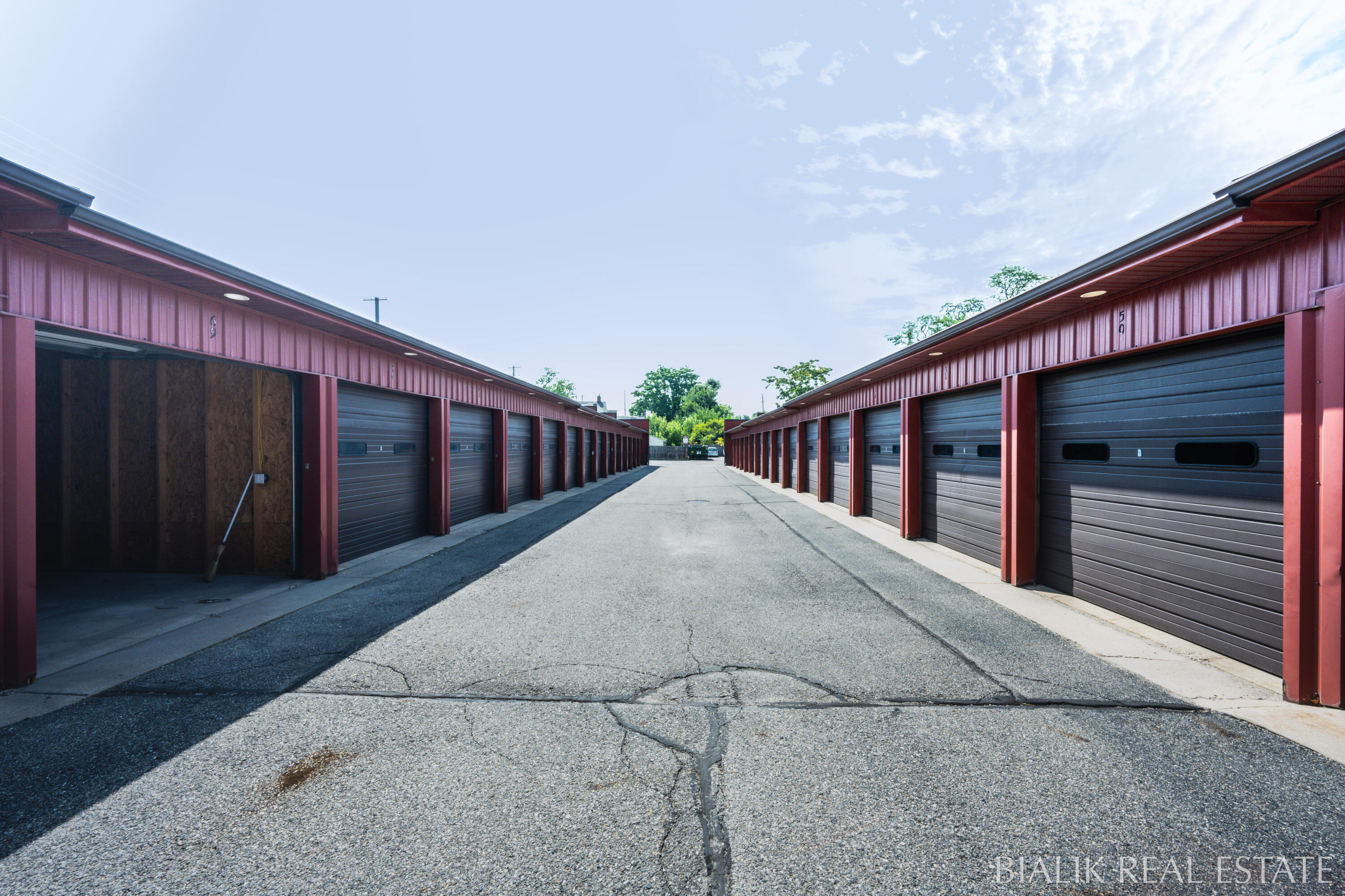 600 Broadway Avenue NW, 409A