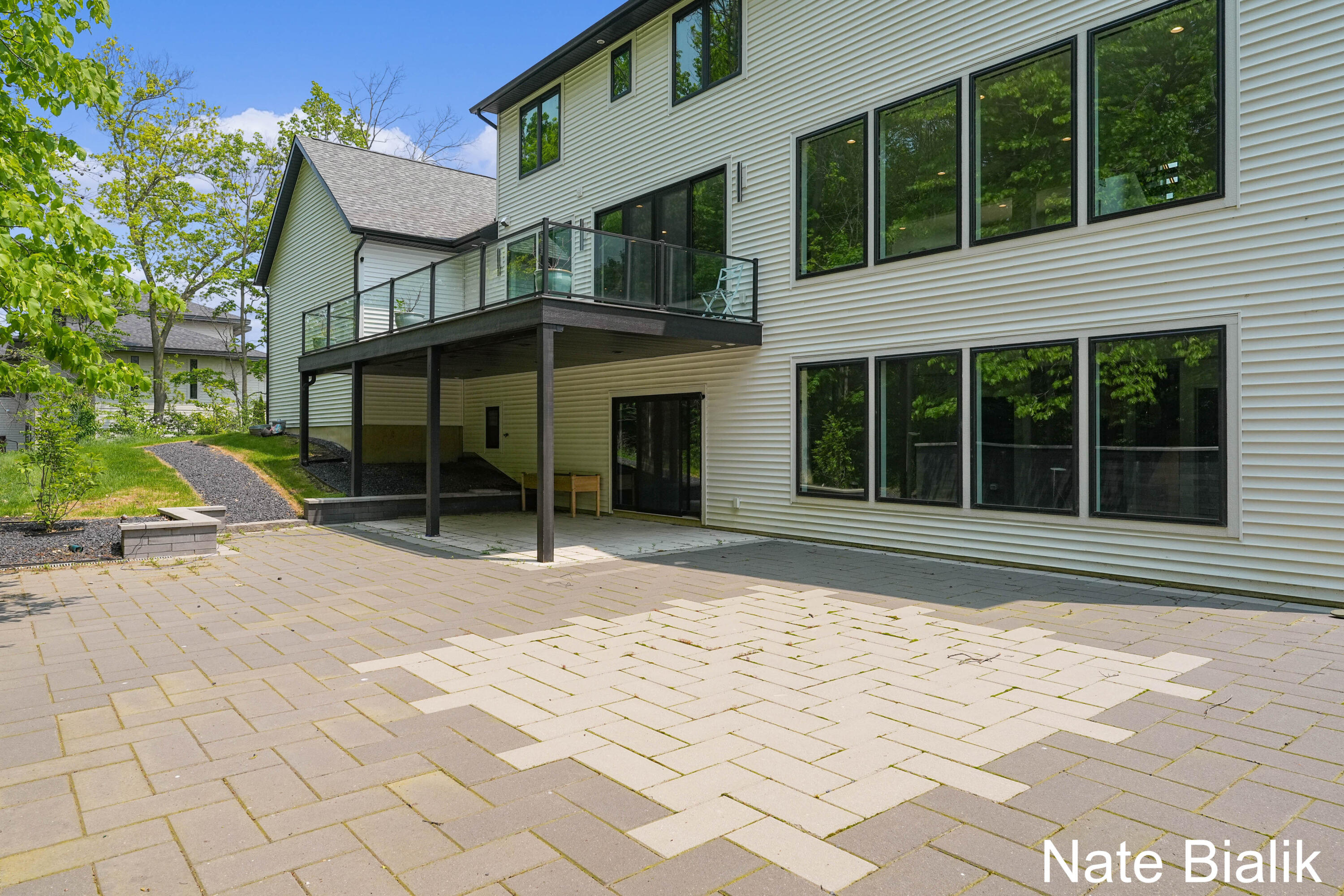 5587 Stonebridge Drive