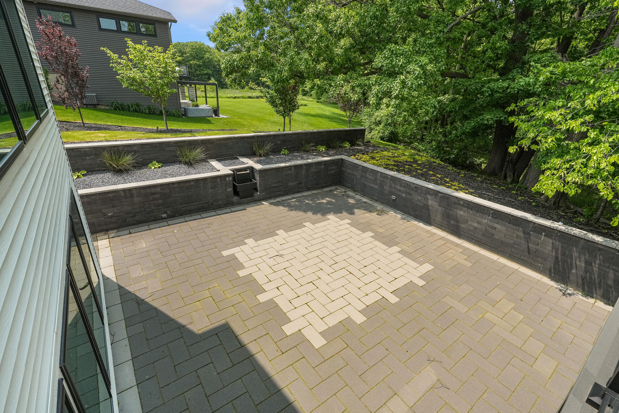 5587 Stonebridge Drive