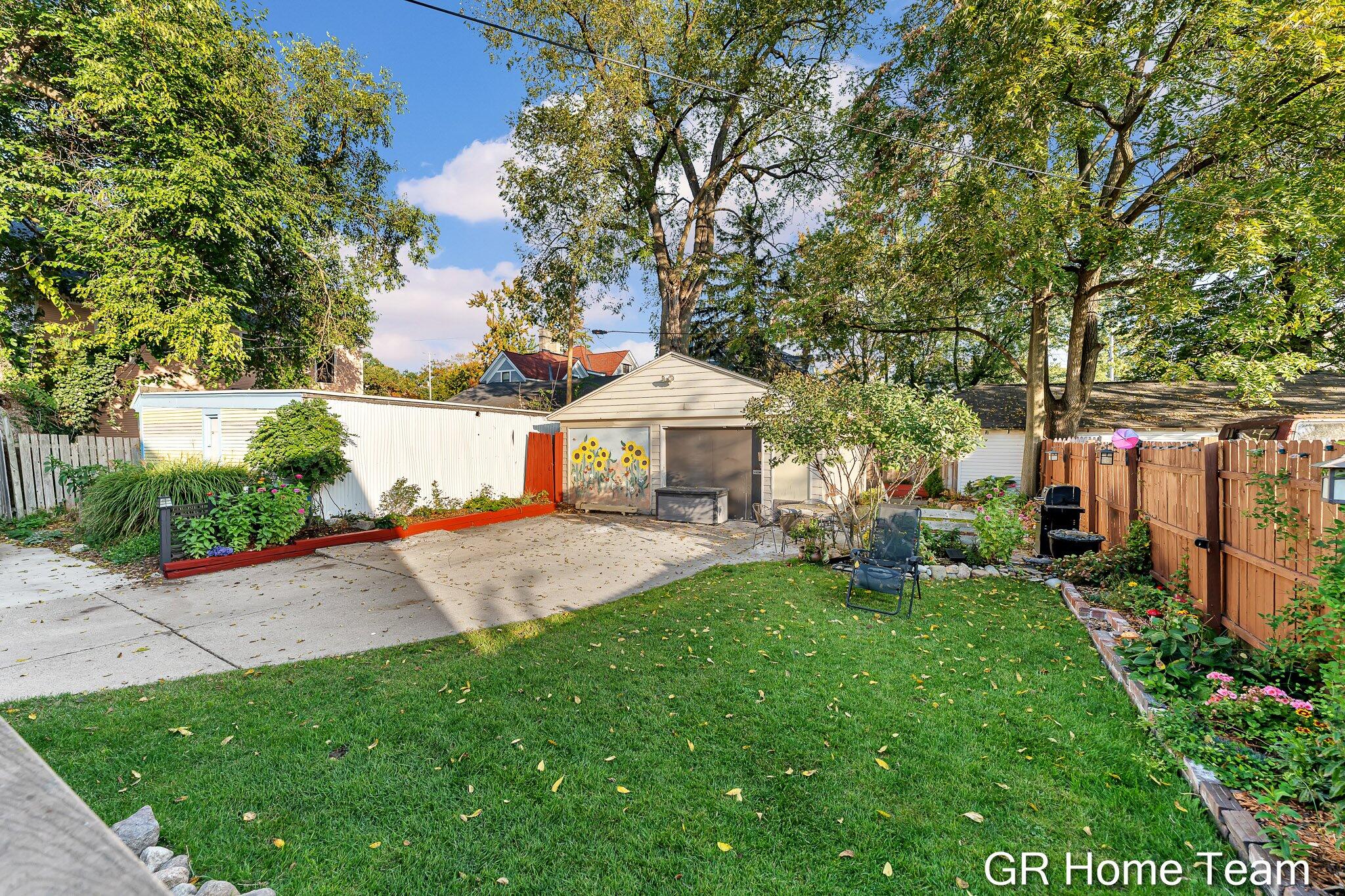 617 Atwood Street NE