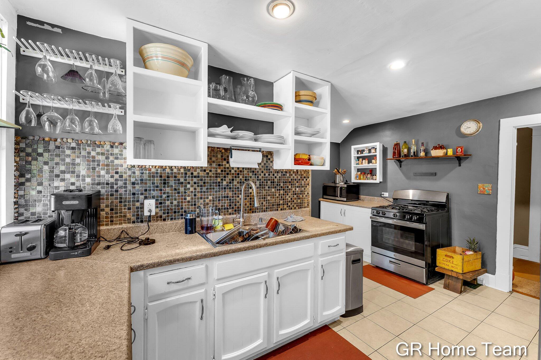 617 Atwood Street NE