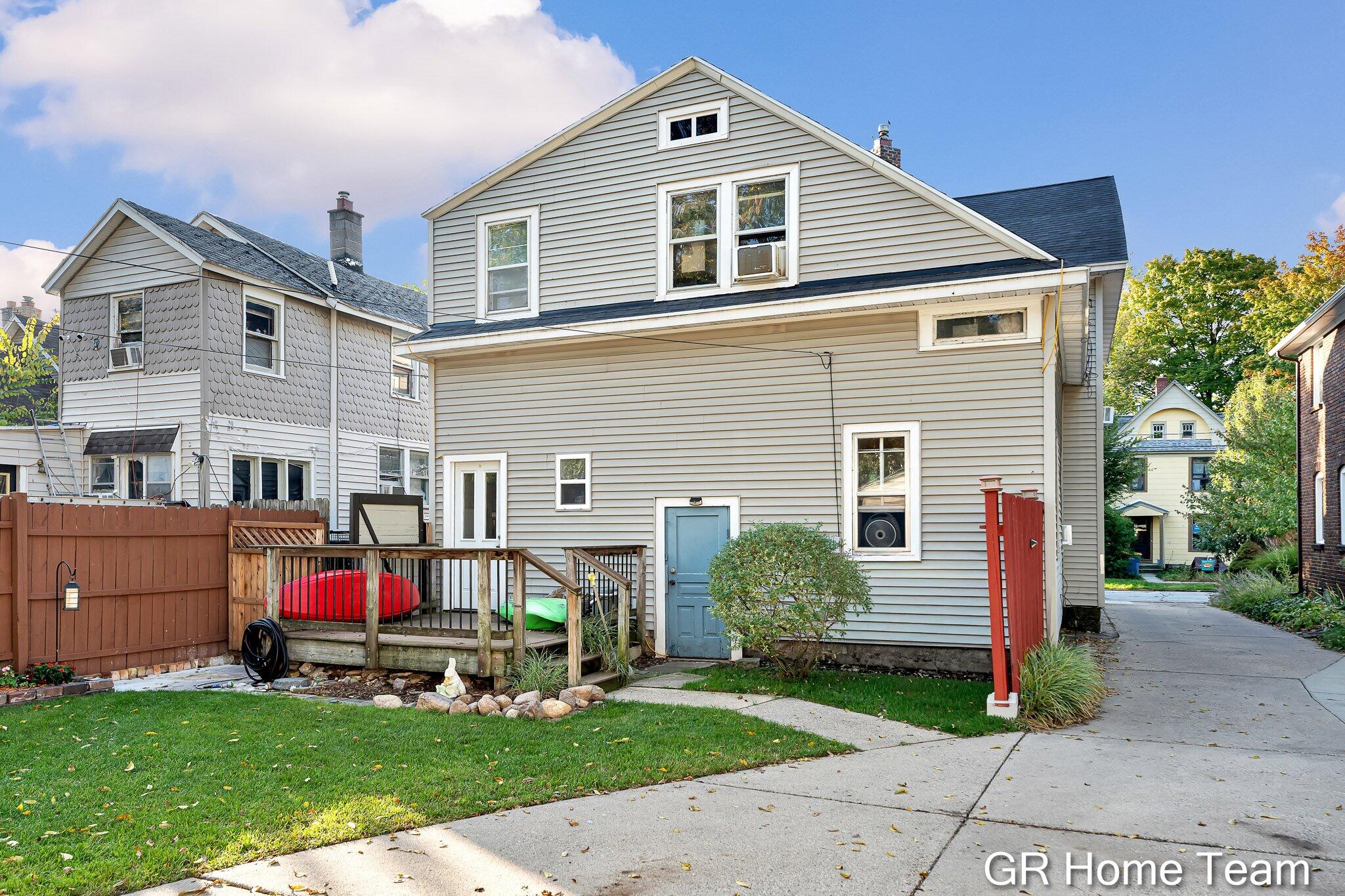 617 Atwood Street NE