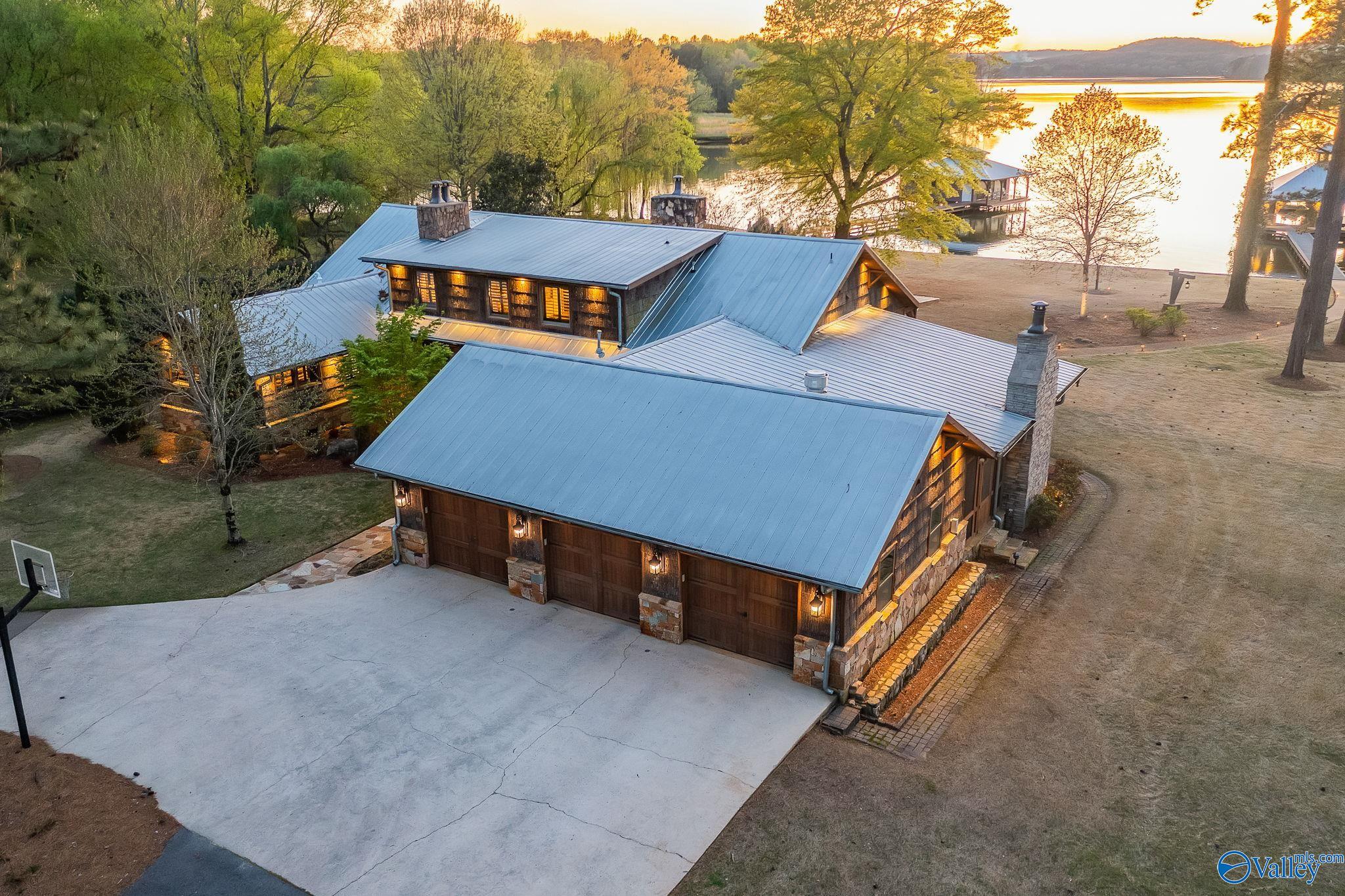 3424 Creek Path Road