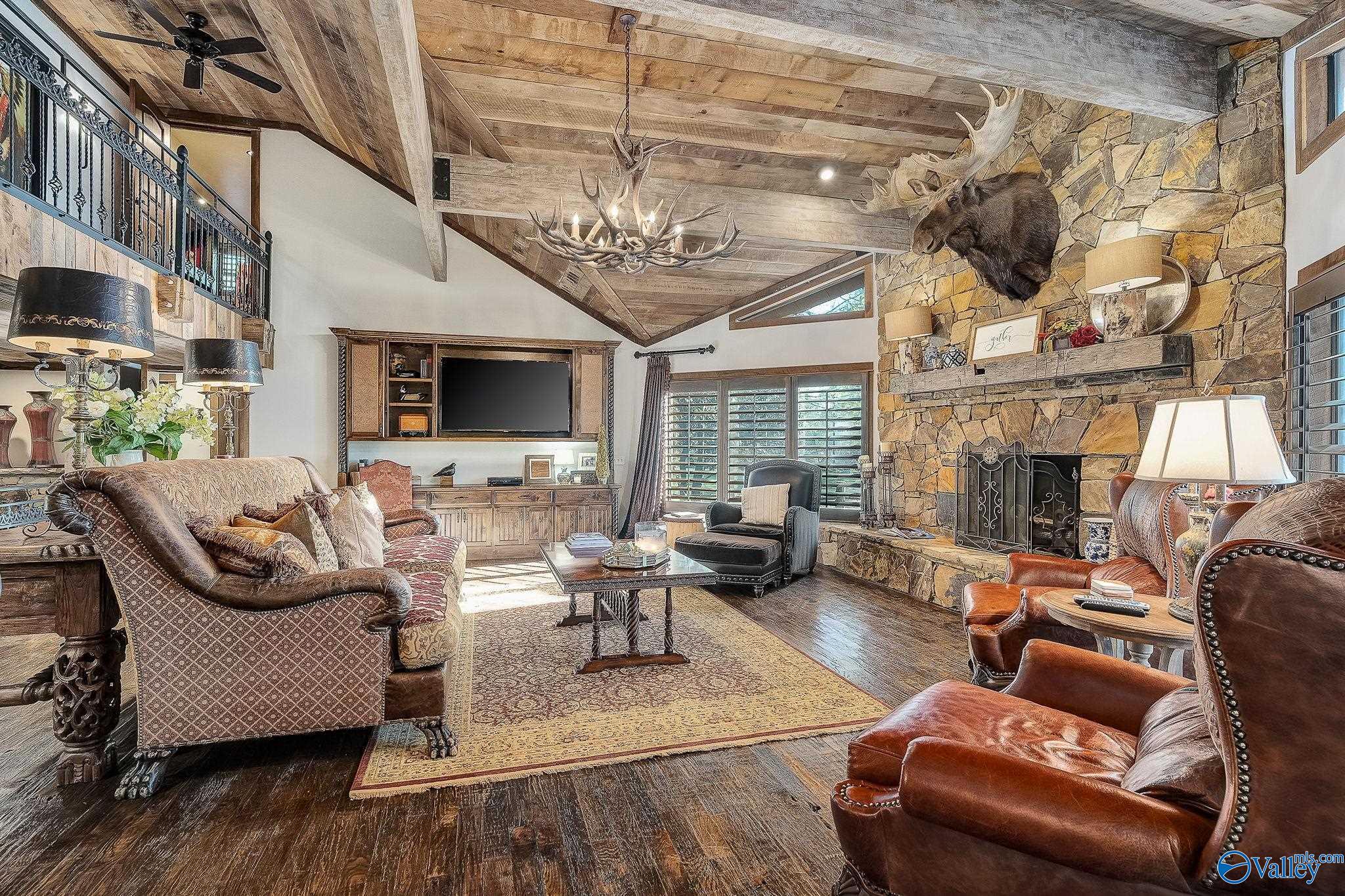 3424 Creek Path Road