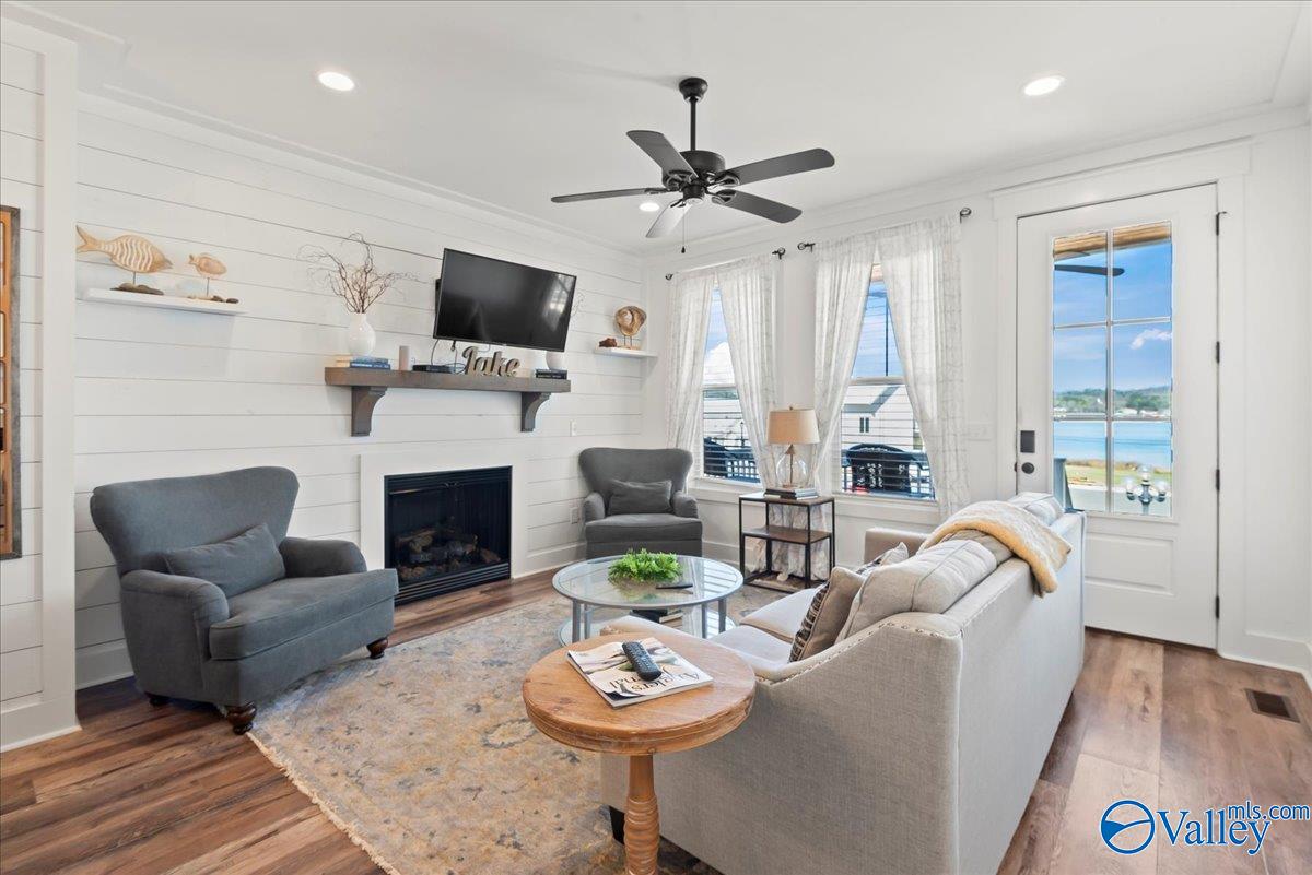 3226 Hardin Road