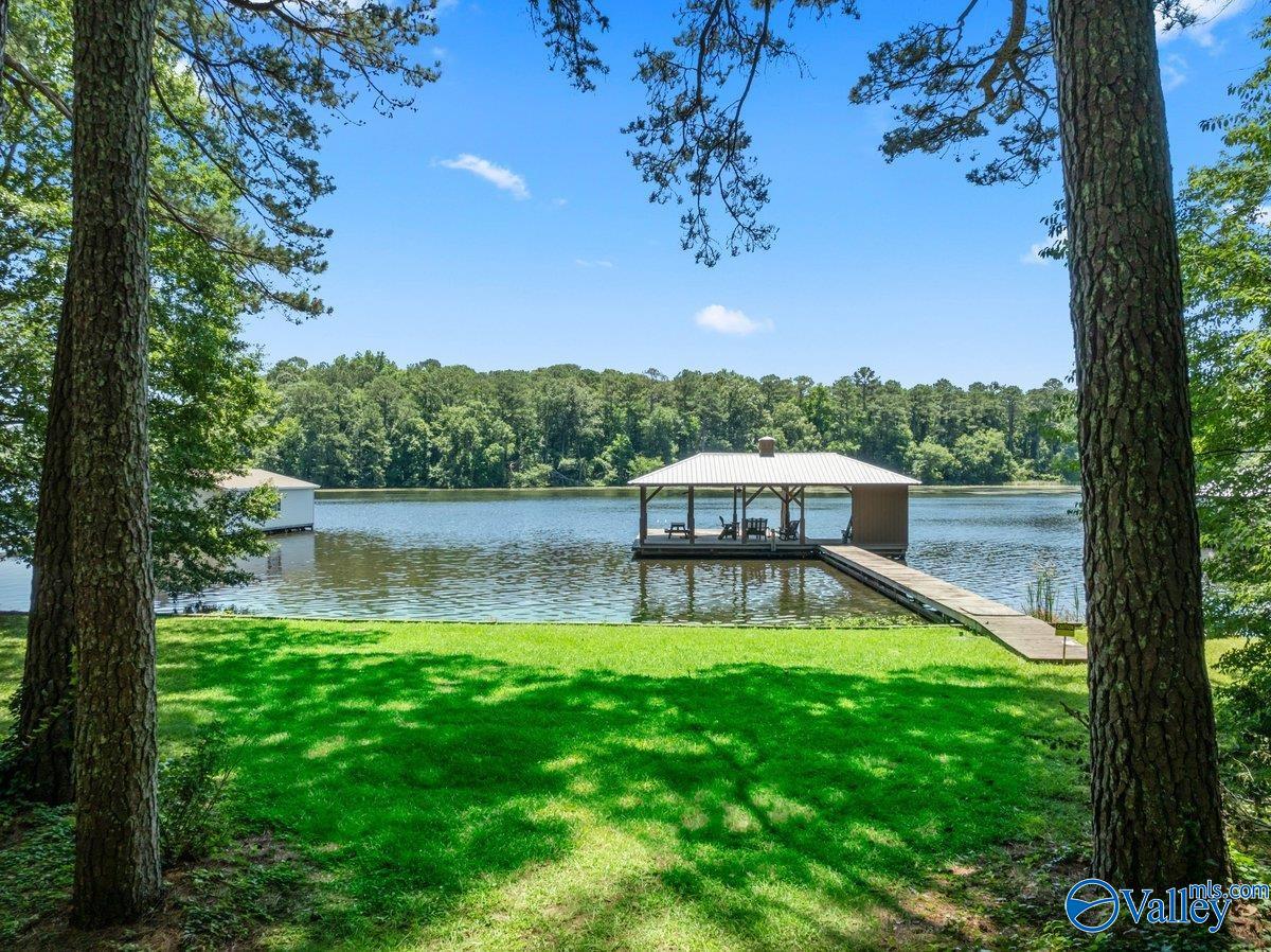 1181 Point Of Pines