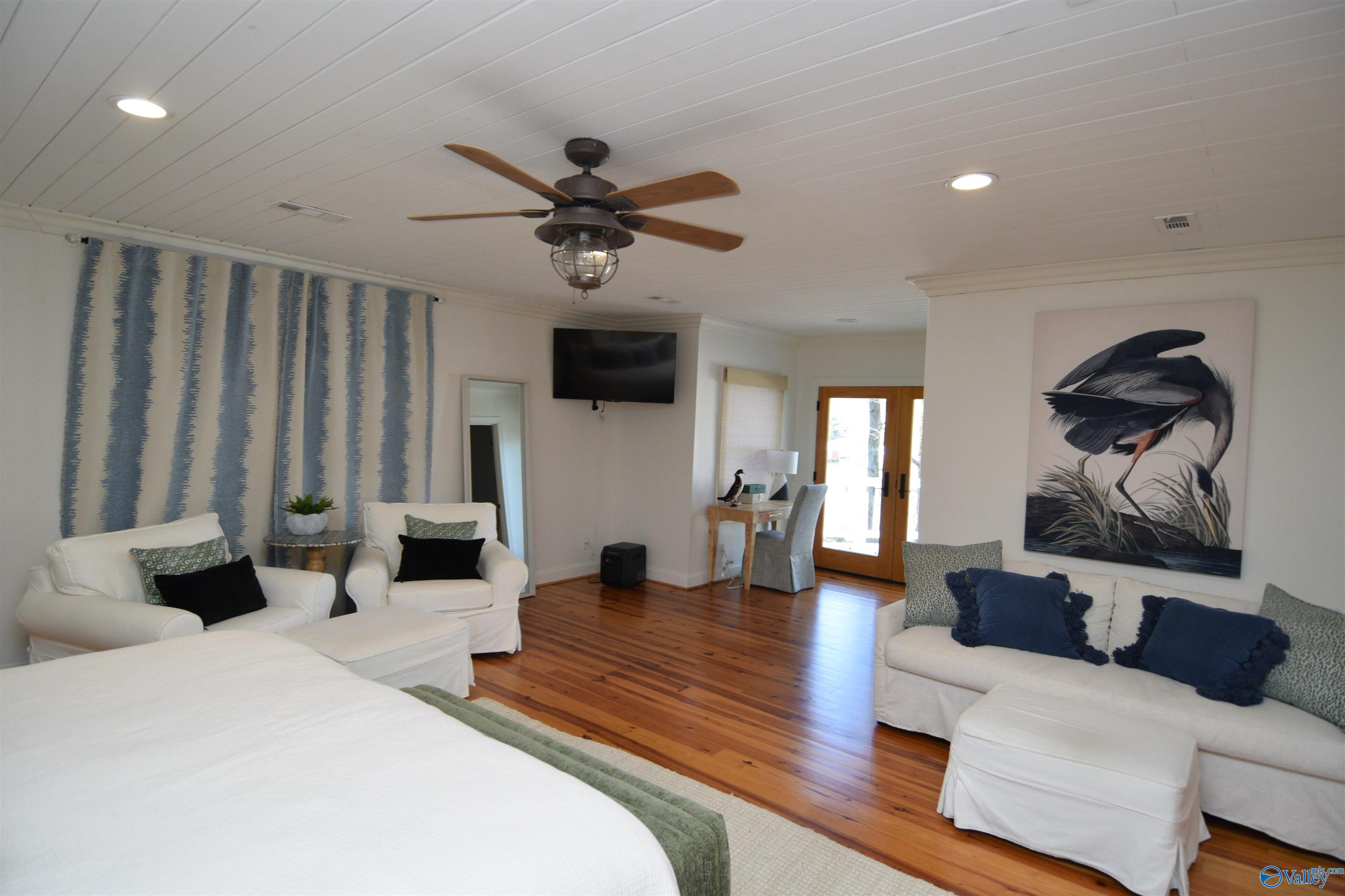 4432 Leaning Beach Drive