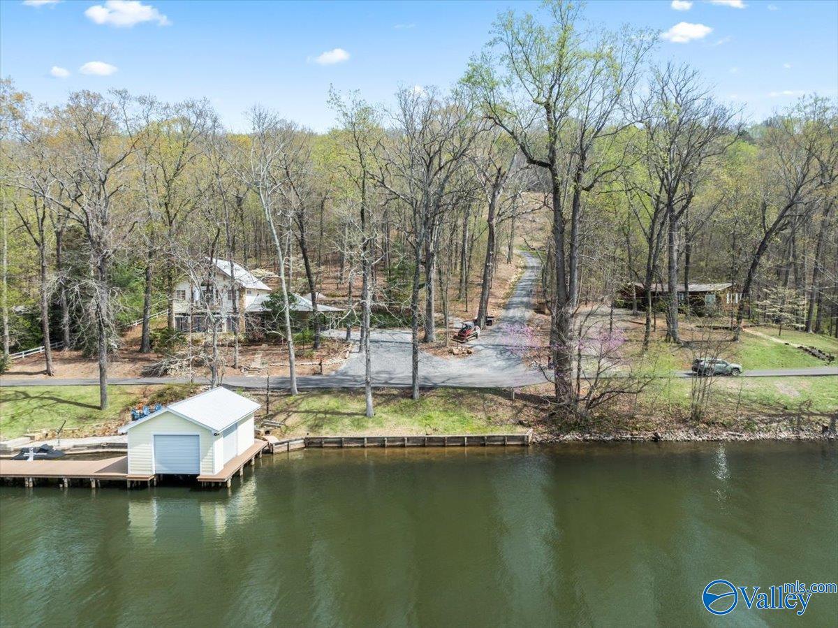 2916 Signal Point Road