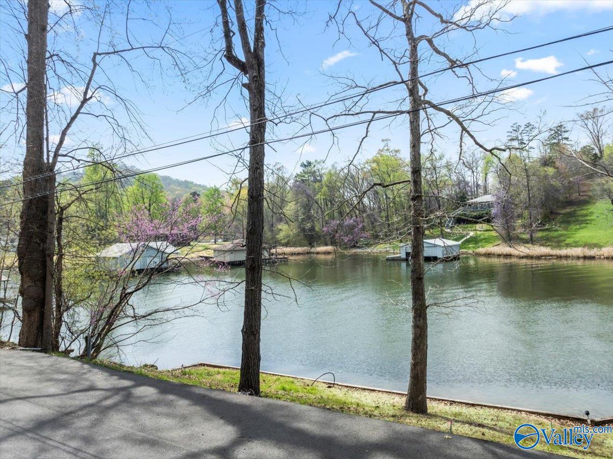 2916 Signal Point Road