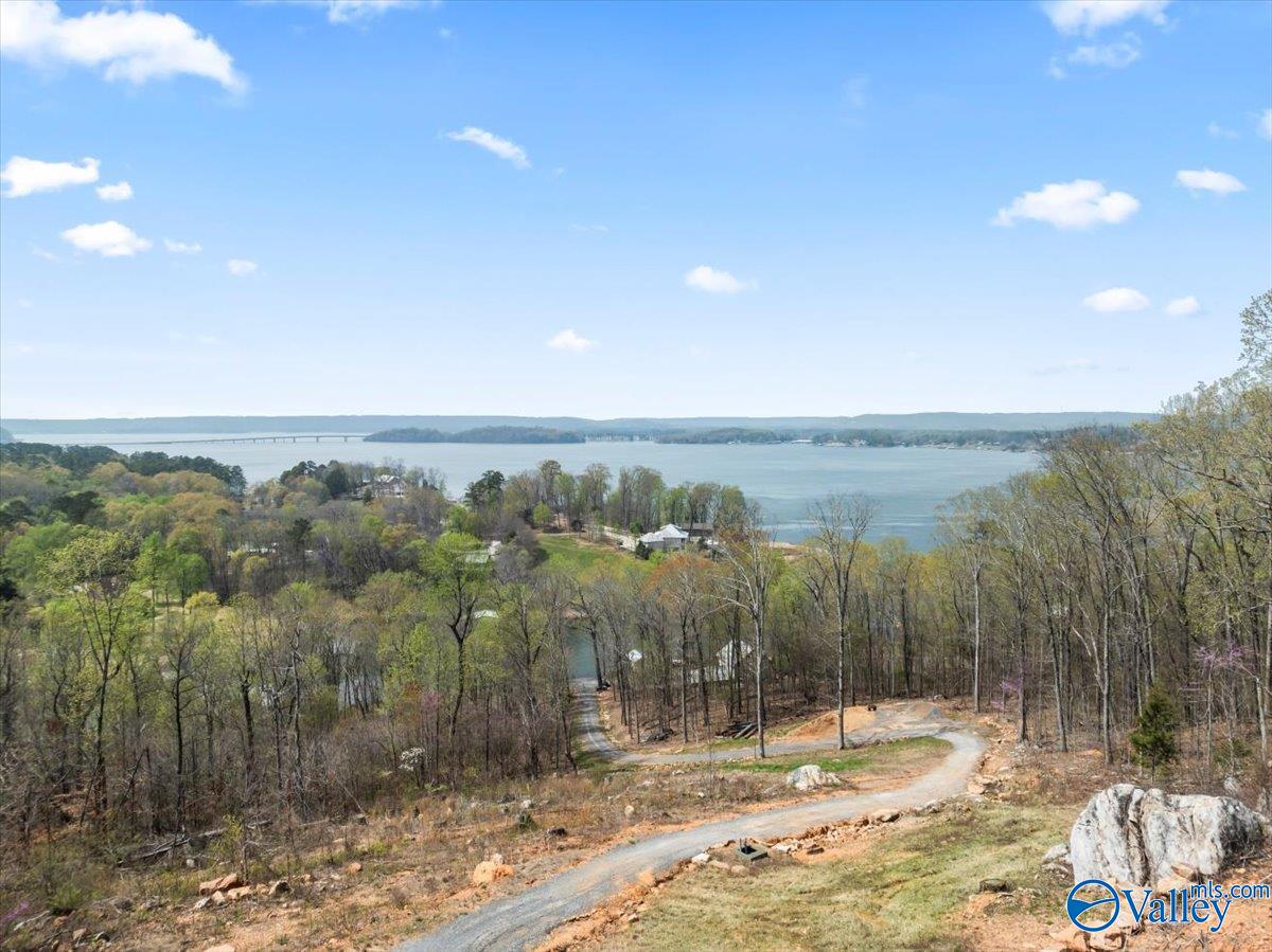 2916 Signal Point Road