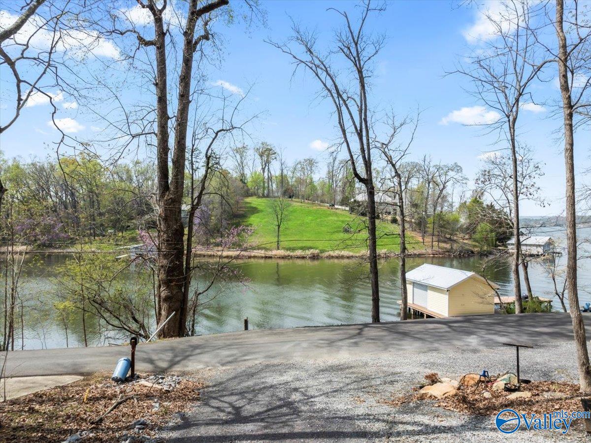2916 Signal Point Road
