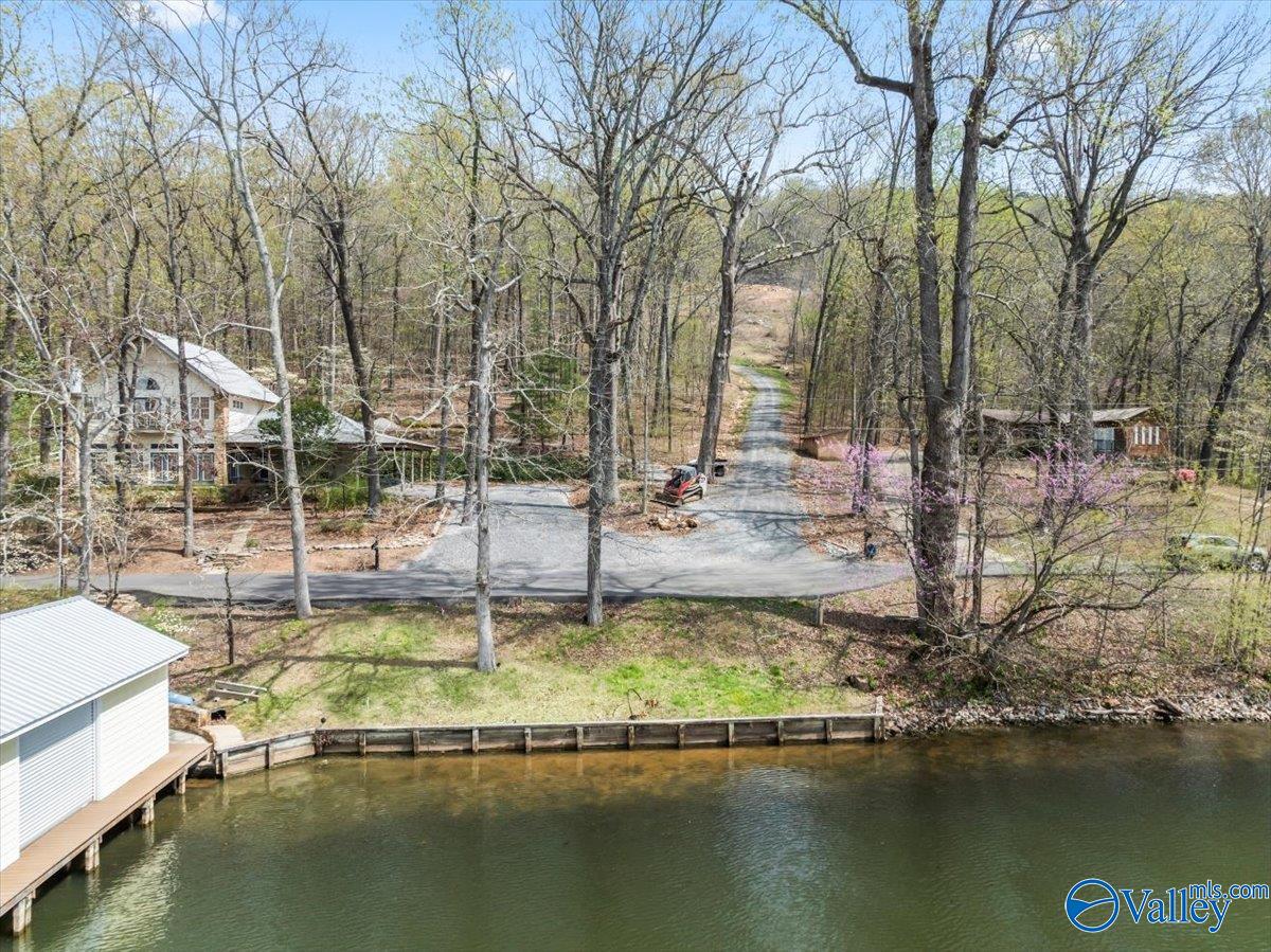 2916 Signal Point Road
