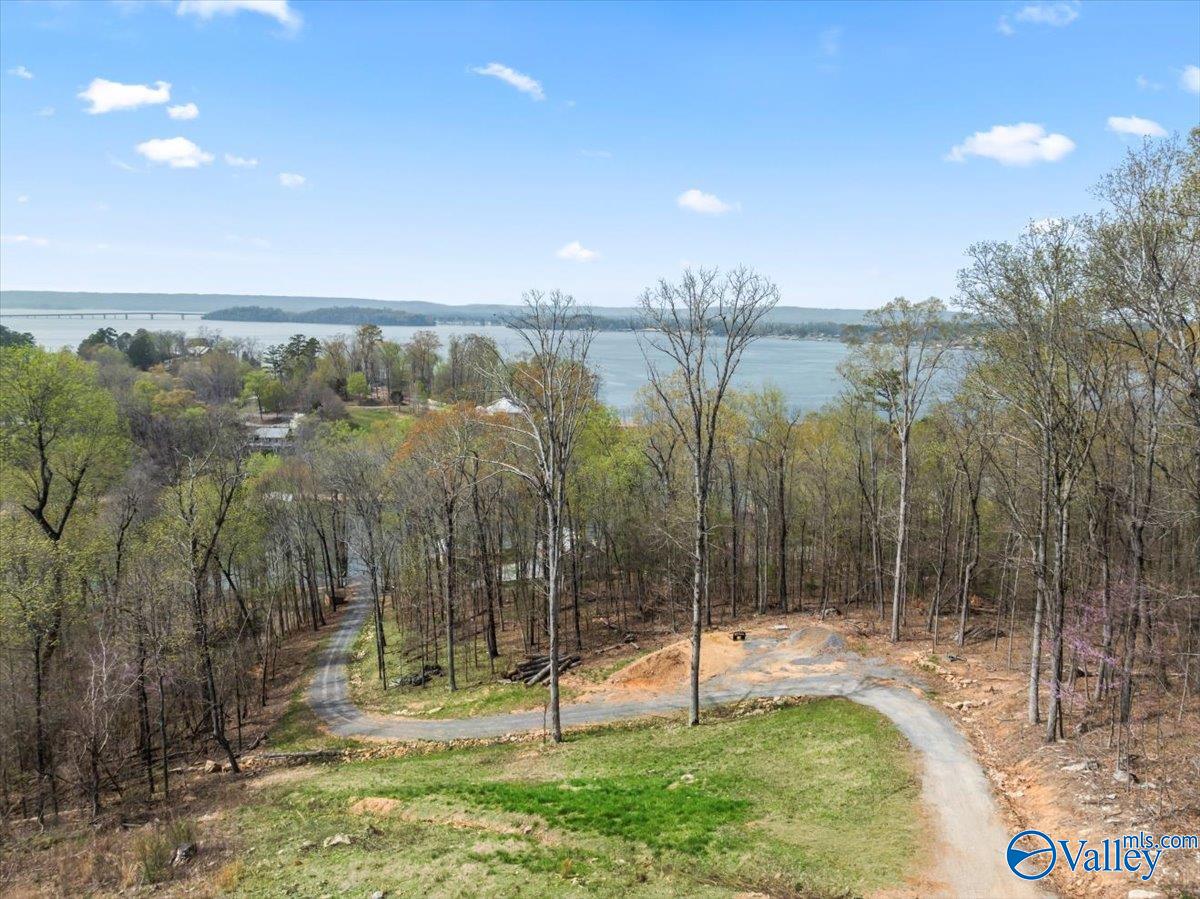 2916 Signal Point Road