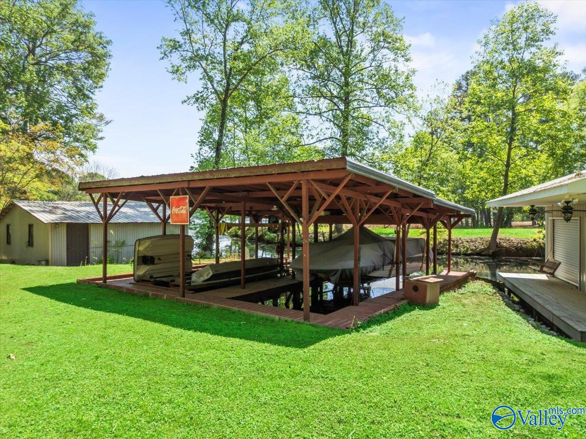 1671 Point Of Pines