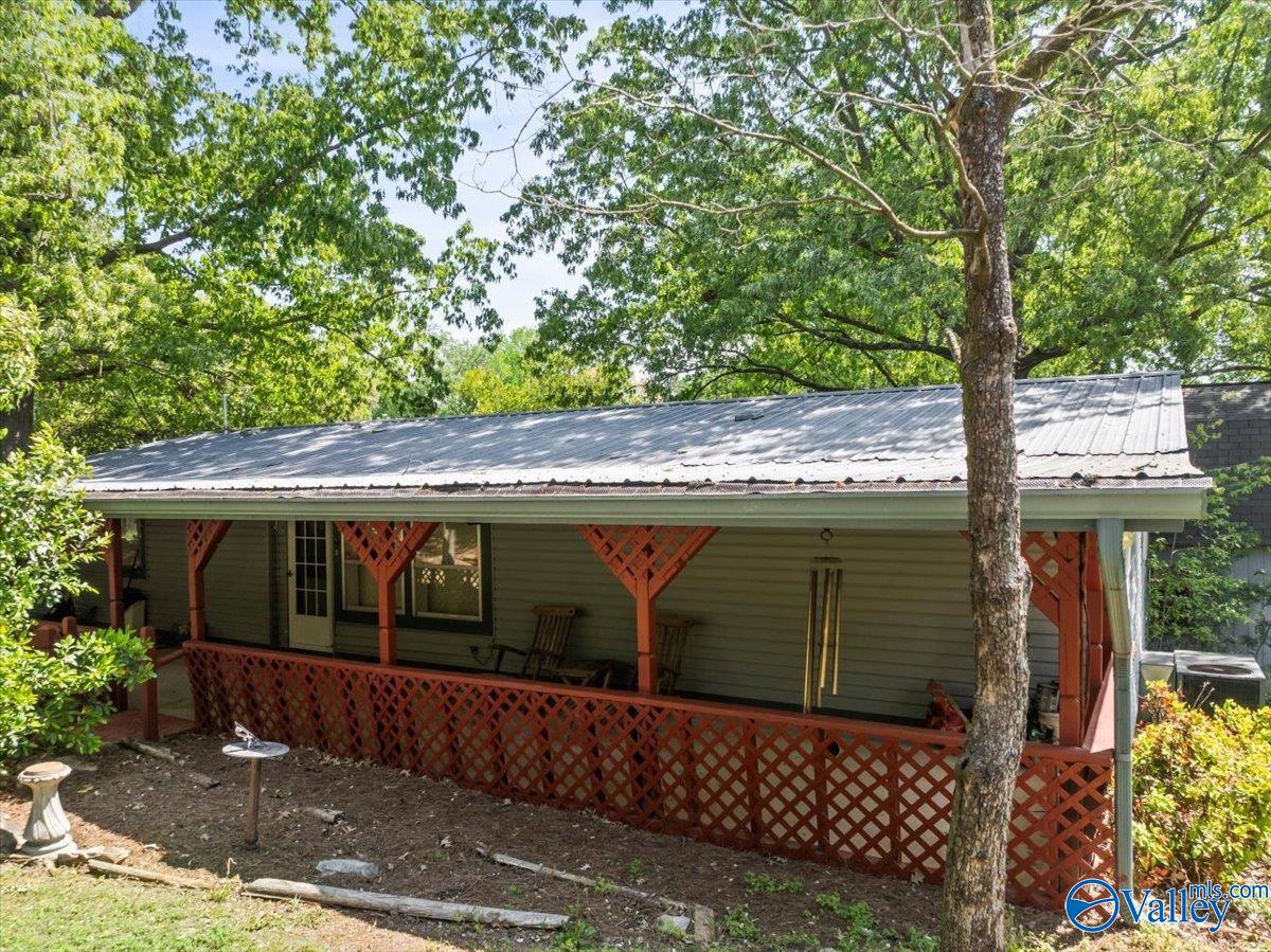 1671 Point Of Pines