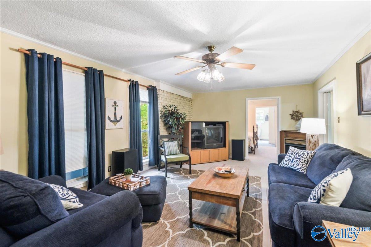 1671 Point Of Pines