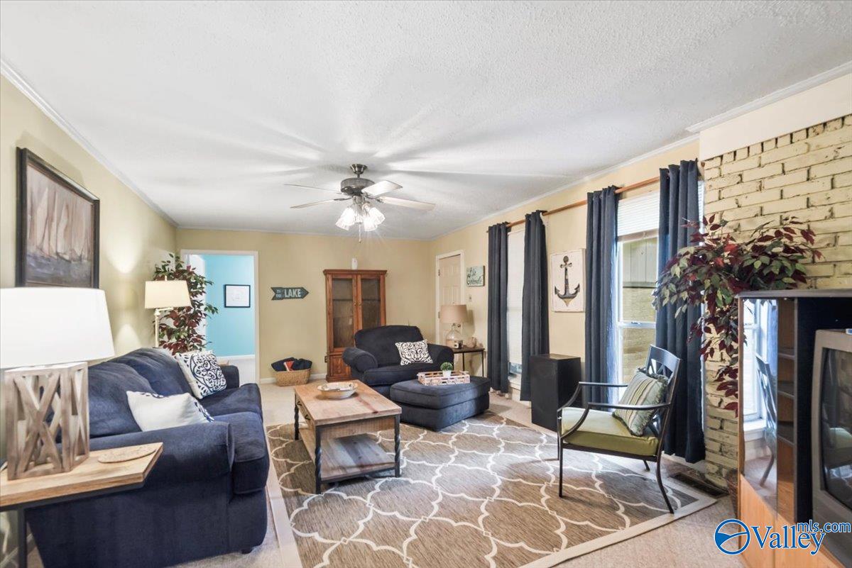 1671 Point Of Pines