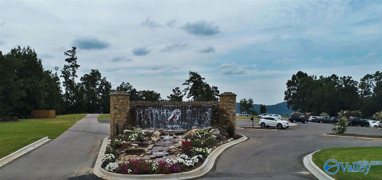 312 Whistling Straits Way, Guntersville