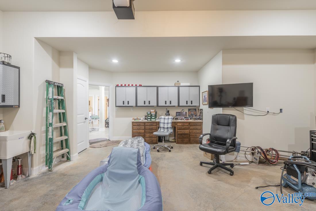 1204 Peninsula Drive