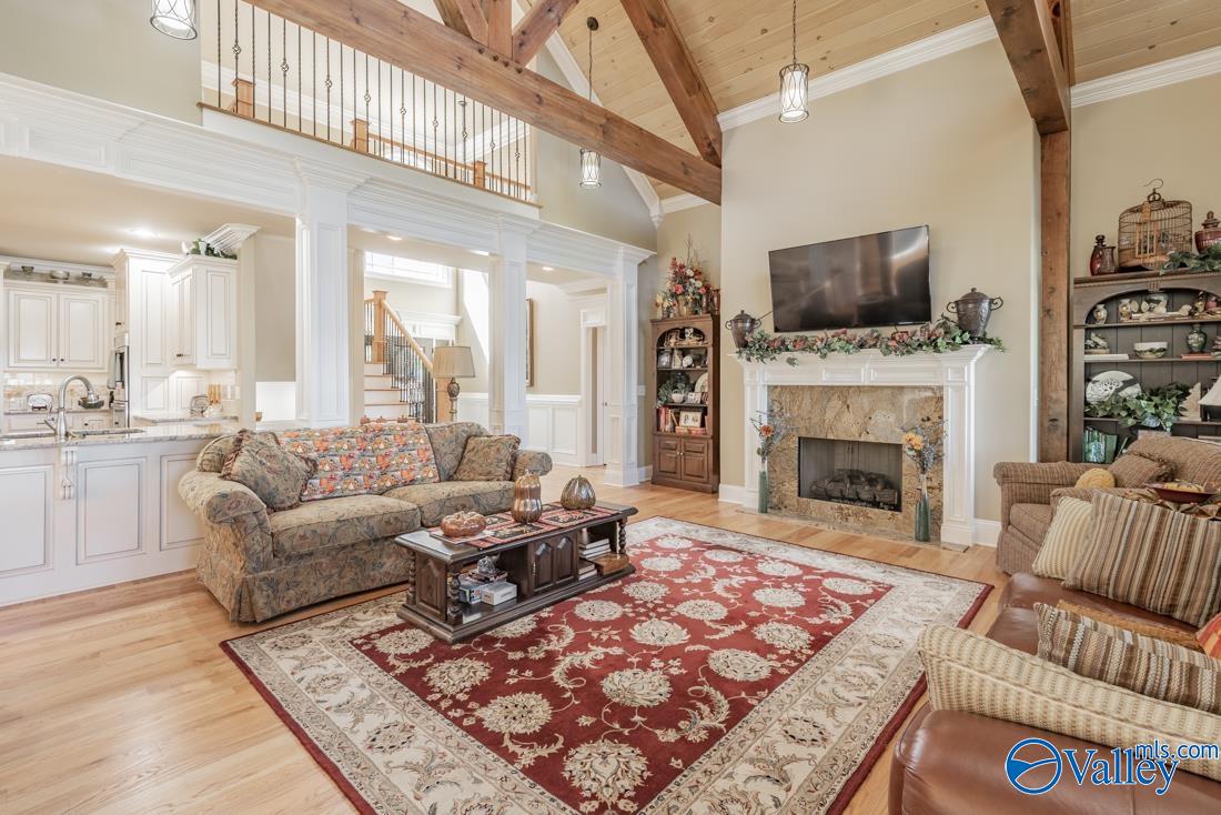 1204 Peninsula Drive