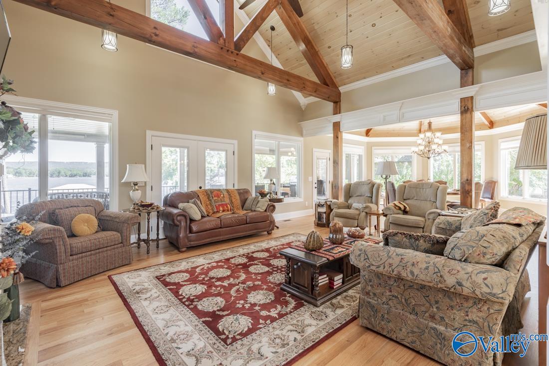 1204 Peninsula Drive