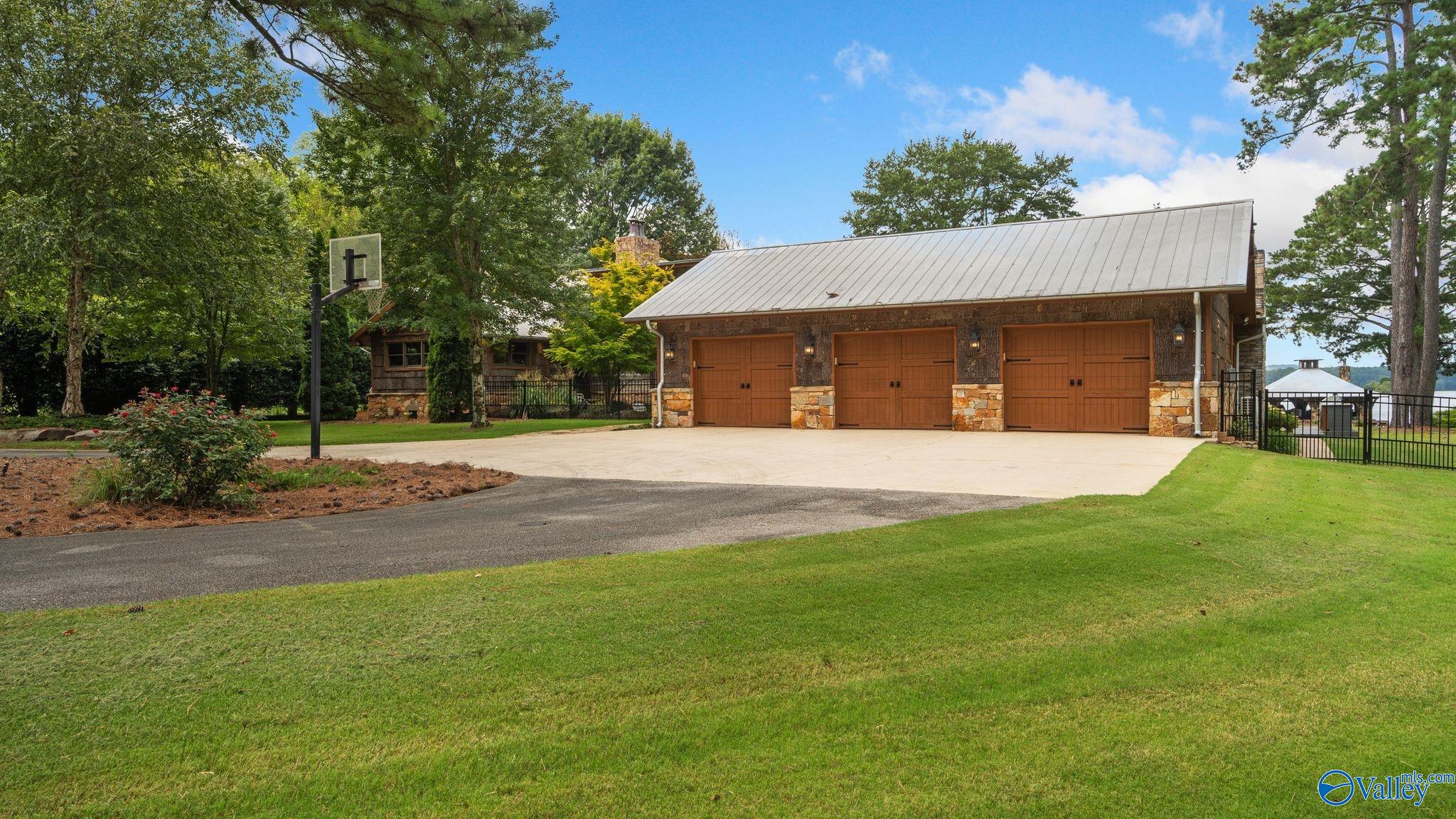 3424 Creek Path Road