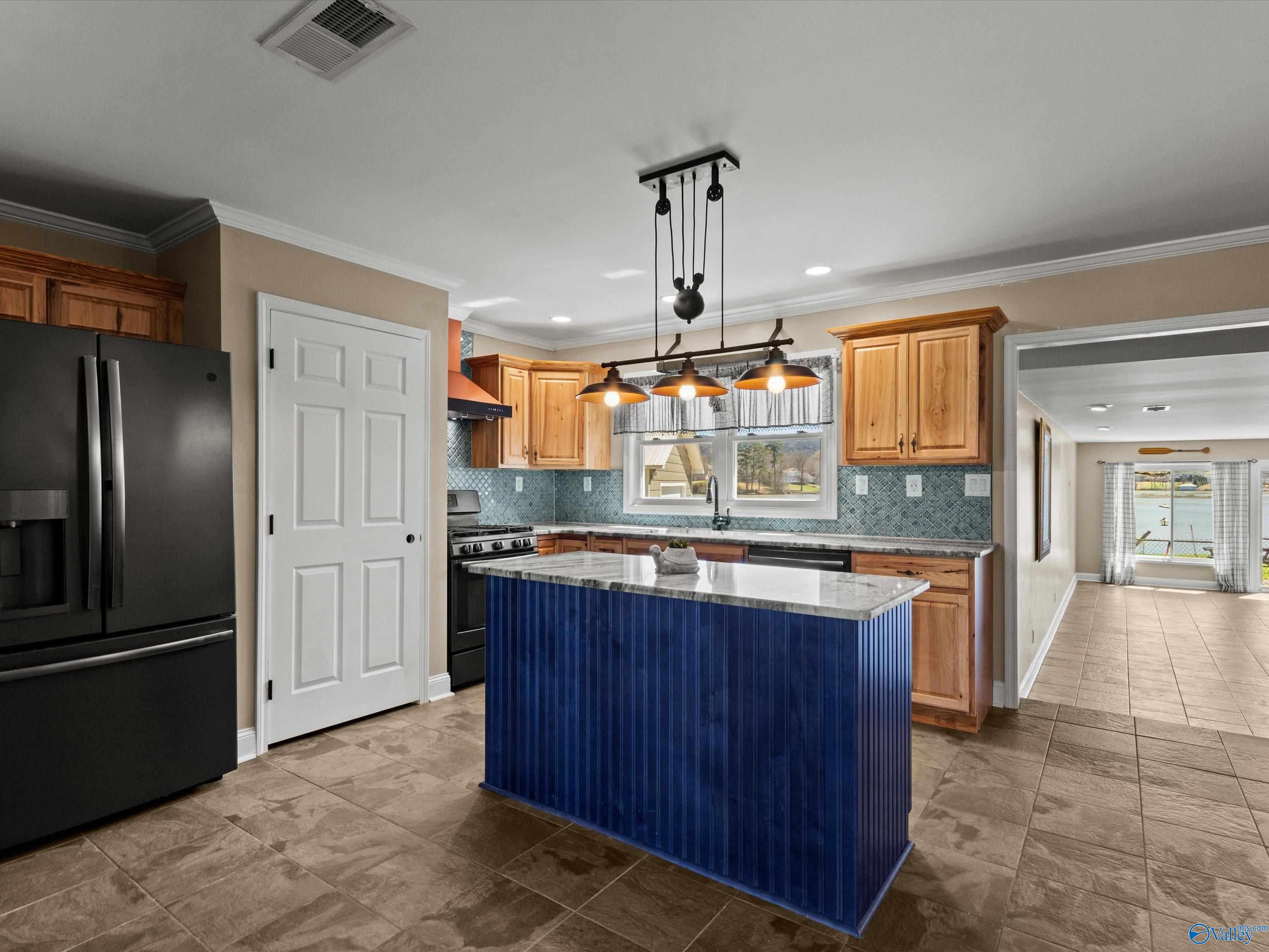 3825 Meadow Wood Circle