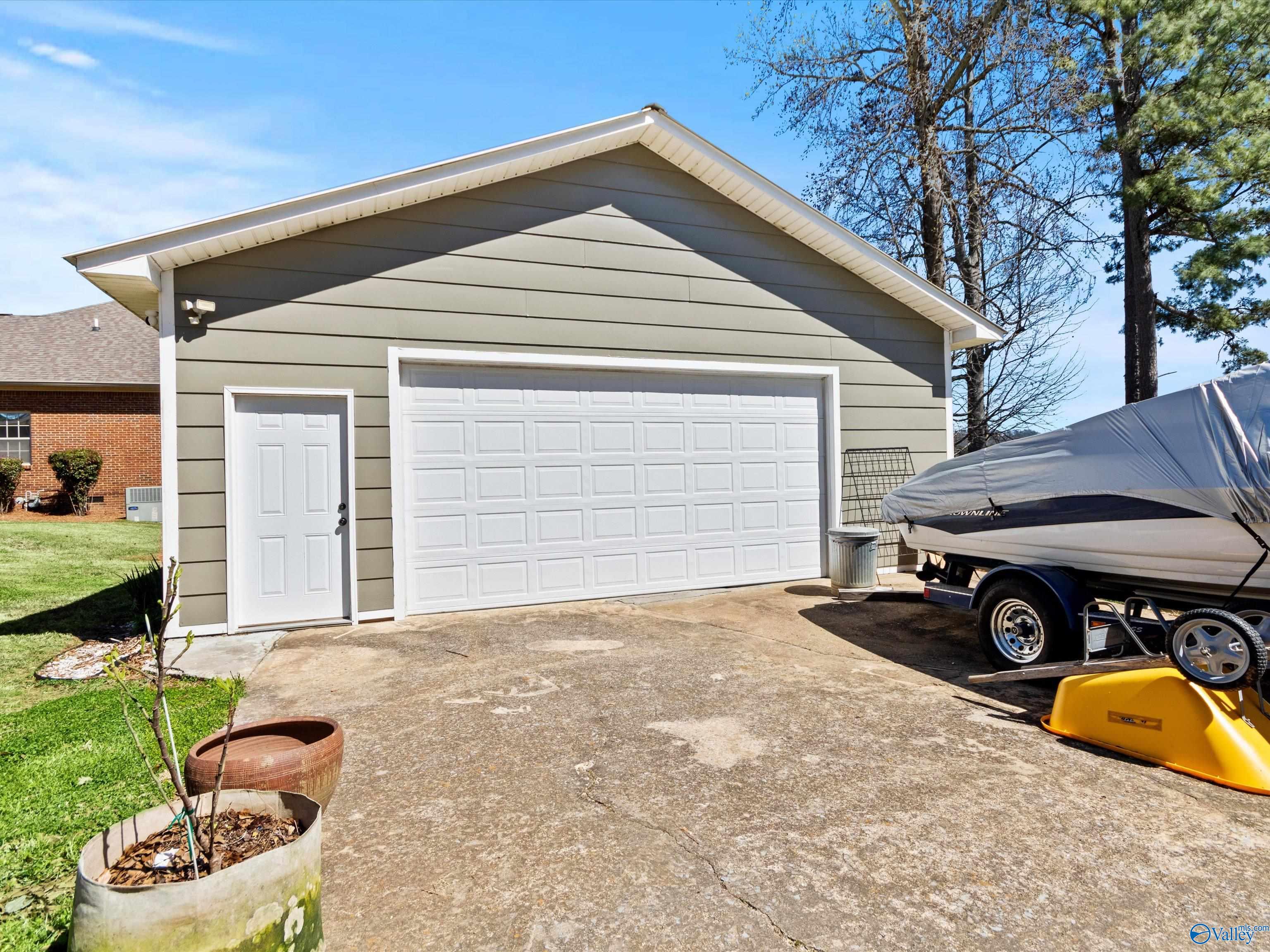 3825 Meadow Wood Circle