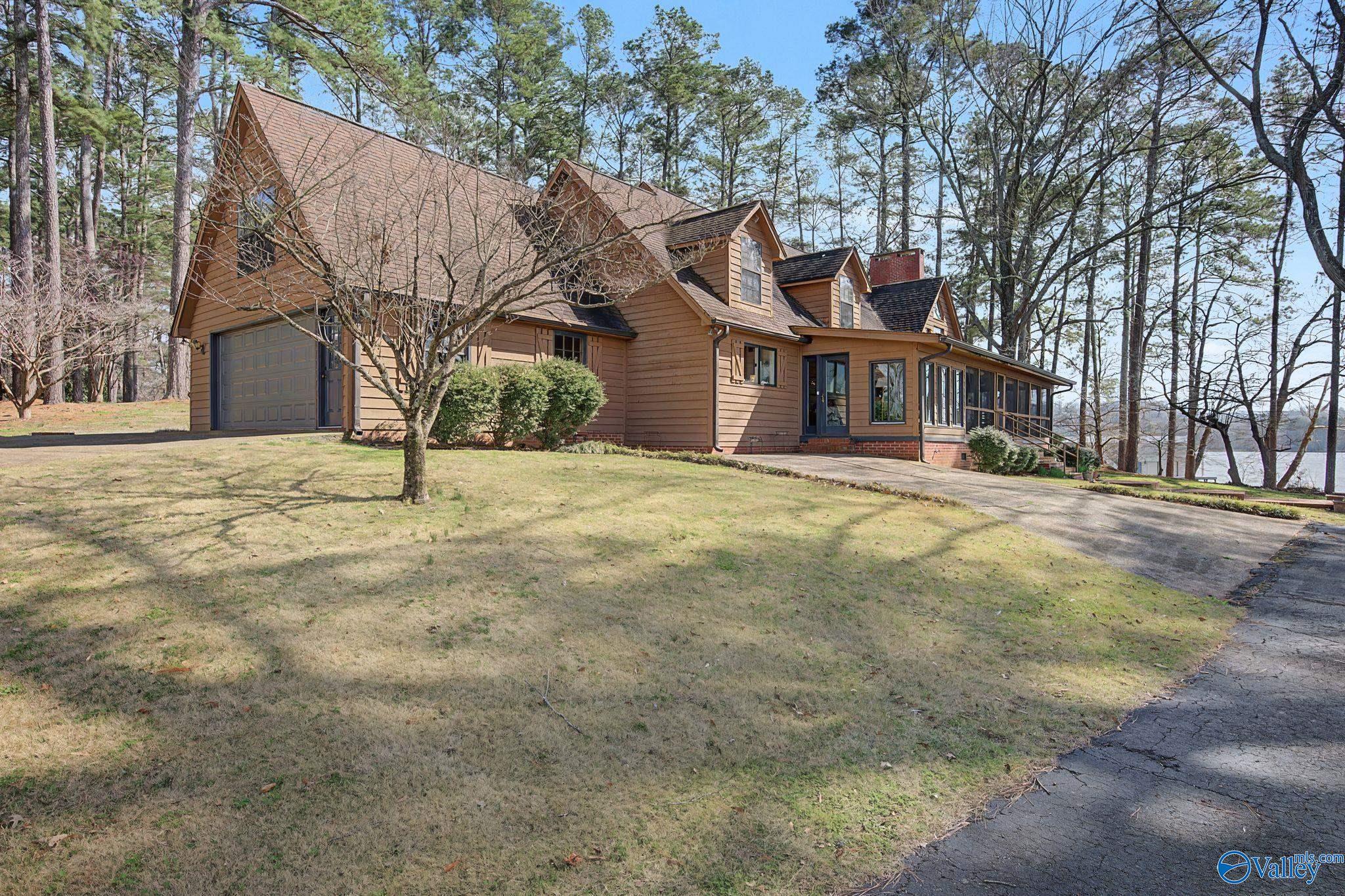 3398 Lakeshore Drive